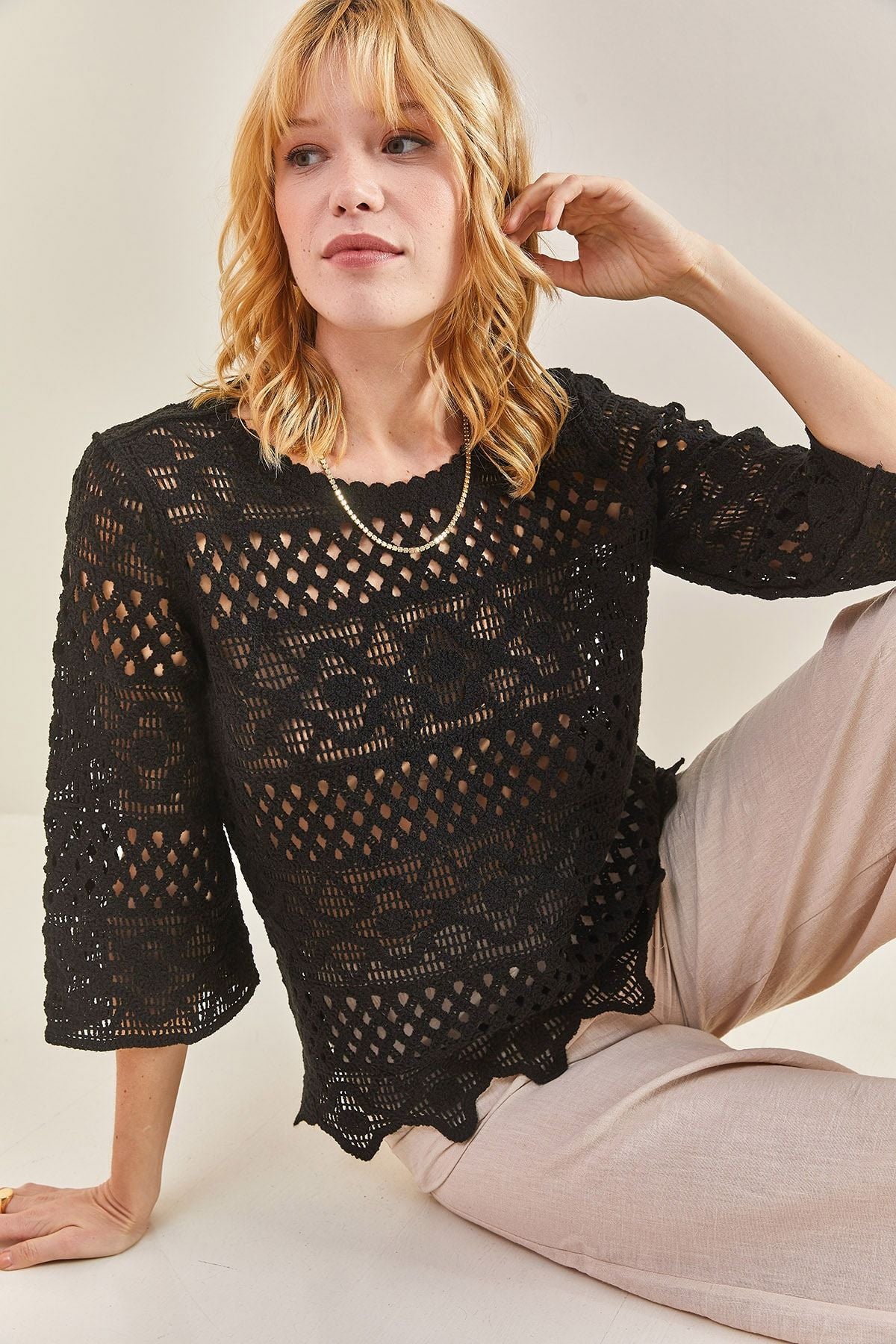 Female Outlet Lace Patterned Blouse