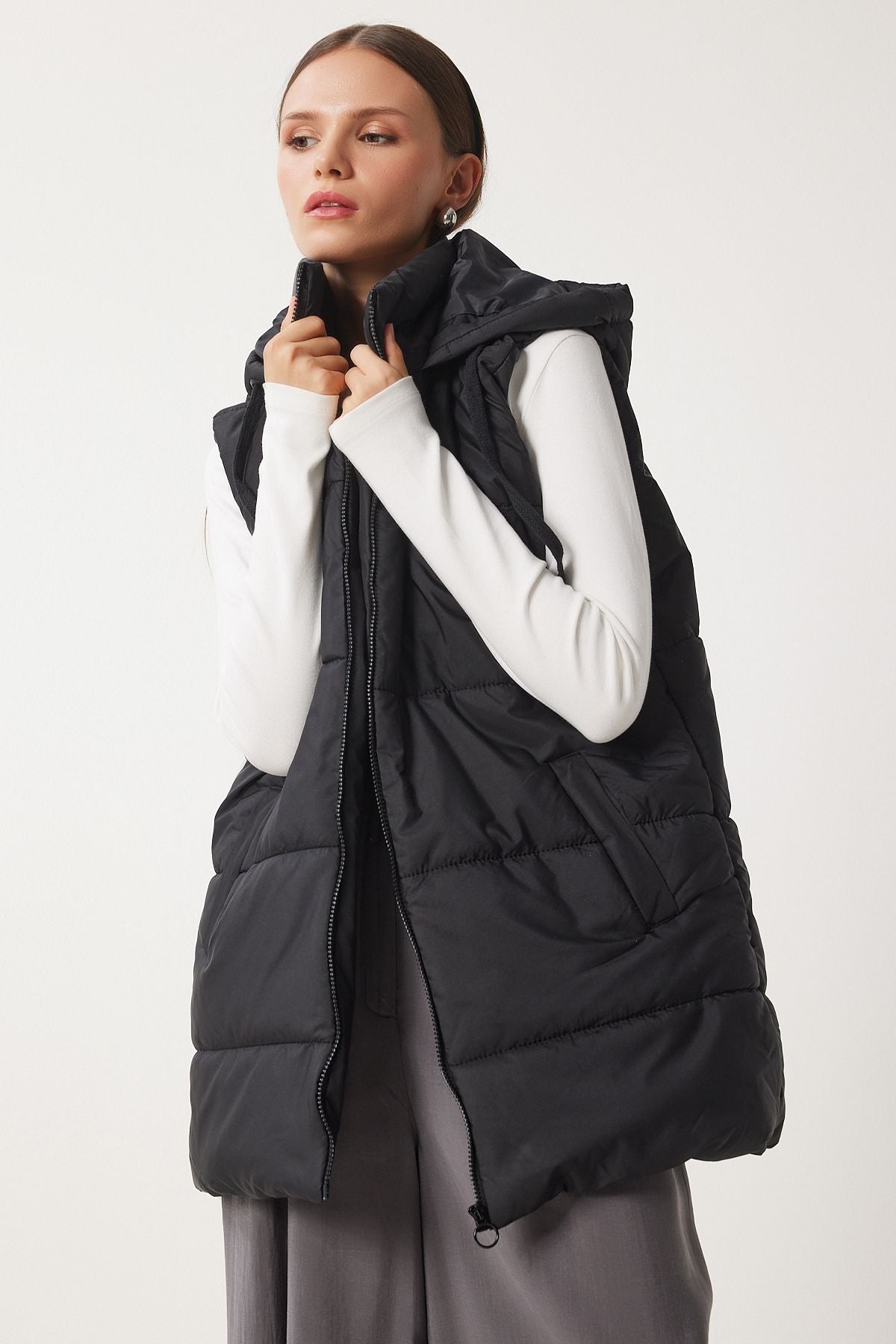 Woman Black Hooded Oversiz swelling Vest RV00059