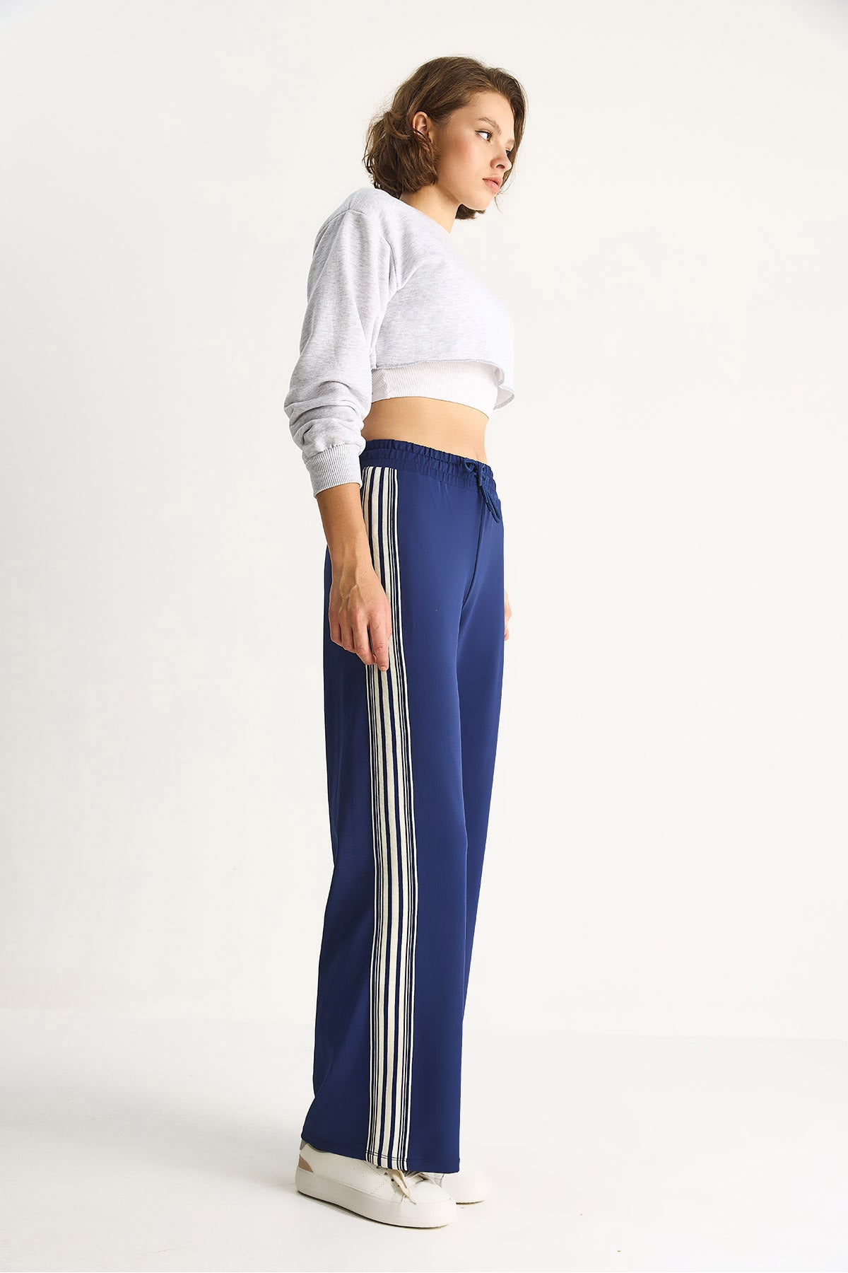 Women's Comfortable Fit Side Stripe Detailed Elastic Waist Soft Textured Sweatpants T006 60283544