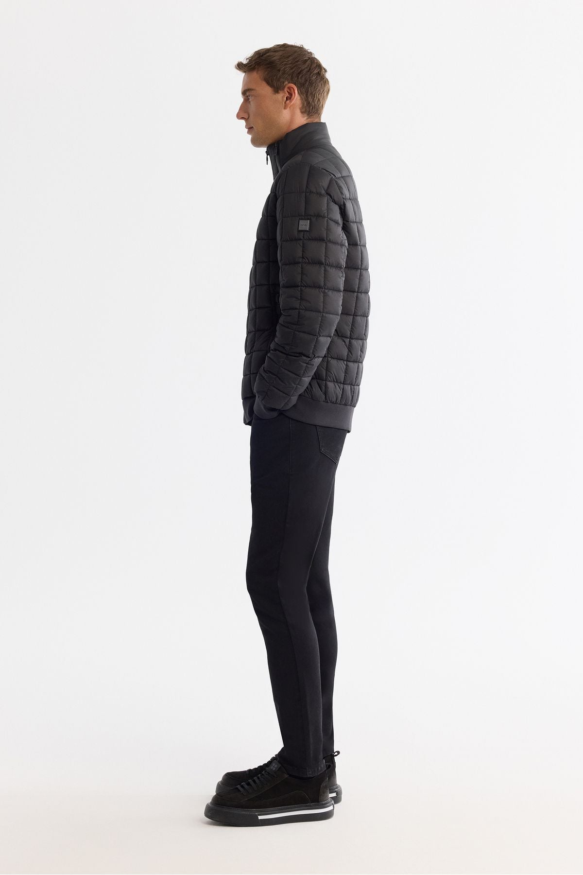 Men's black upright collar quilting patterned swelling Mont A42y6078