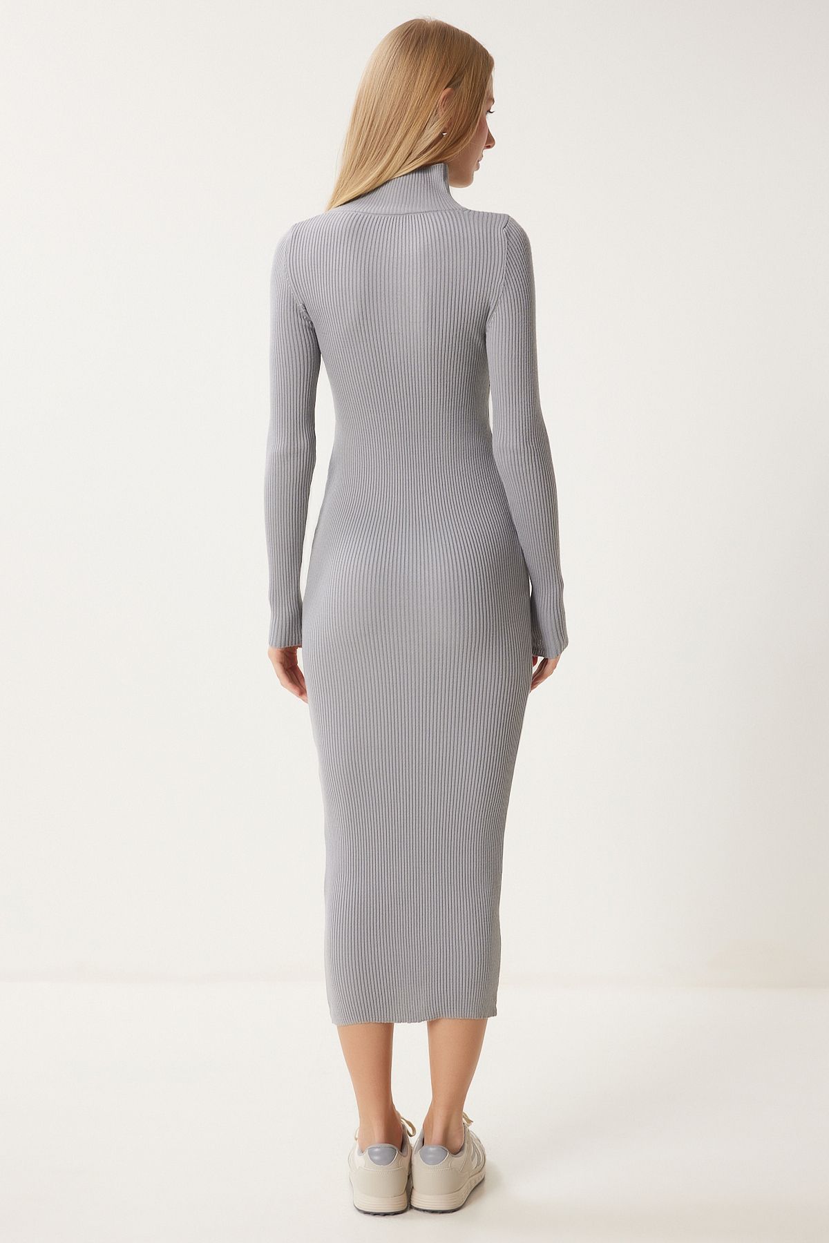 Woman Gray Cut Out detailed upright collar wick knitwear dress FN03388