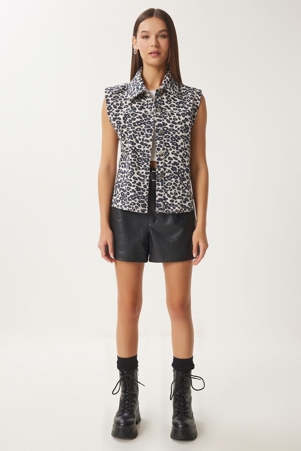 Female Ecru Black Leopard Patterned Shirt collar denim vest FN03418