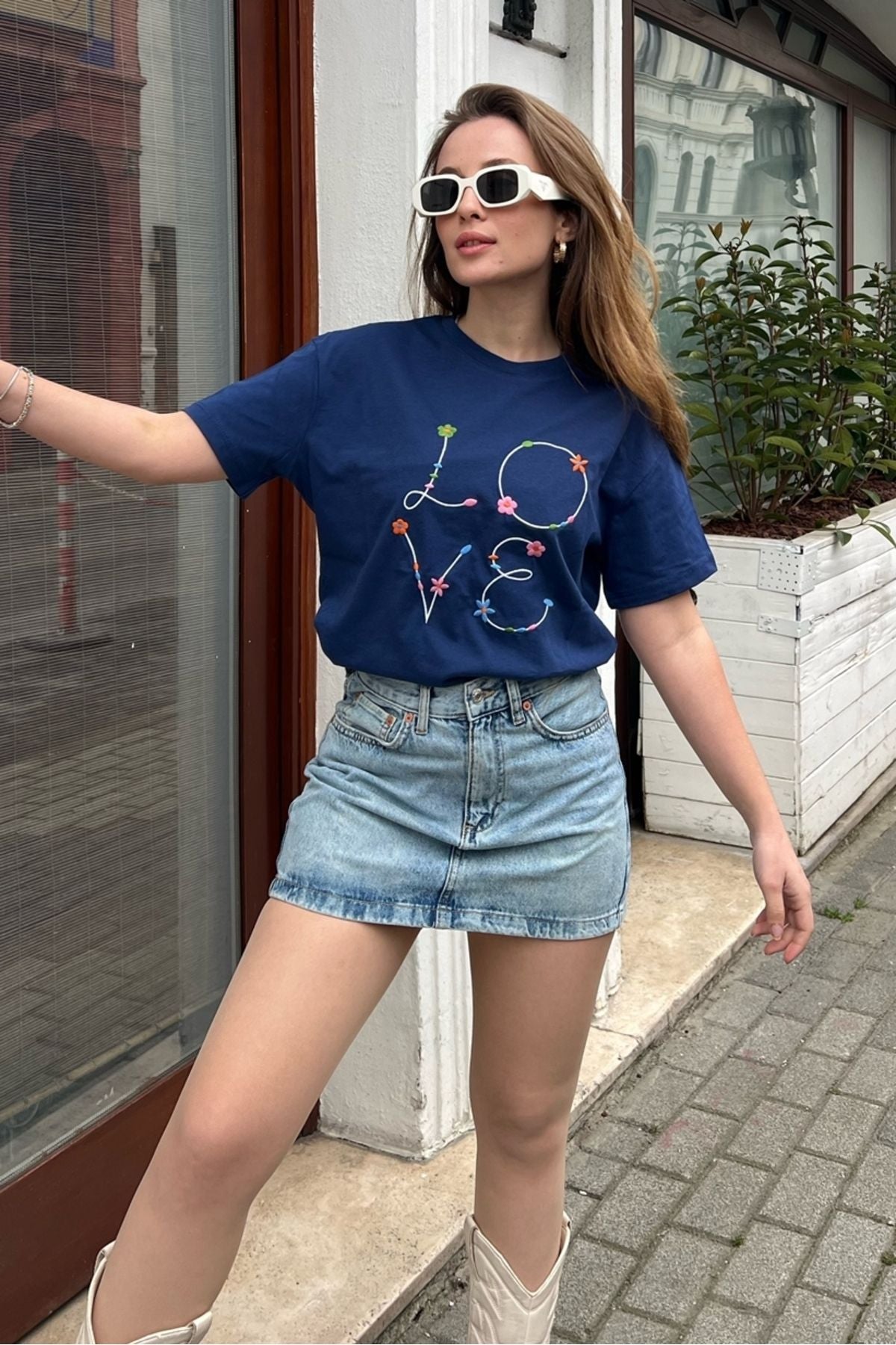 Woman Love Embroidered Combed Combed Tshirt 60211004