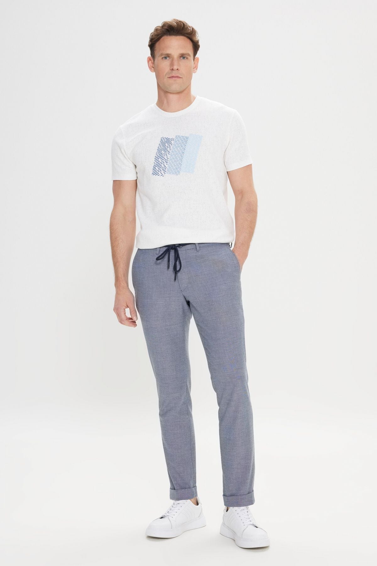 Men's navy blue slim fit narrow cutting side pocket with a waist -tied patterned pants