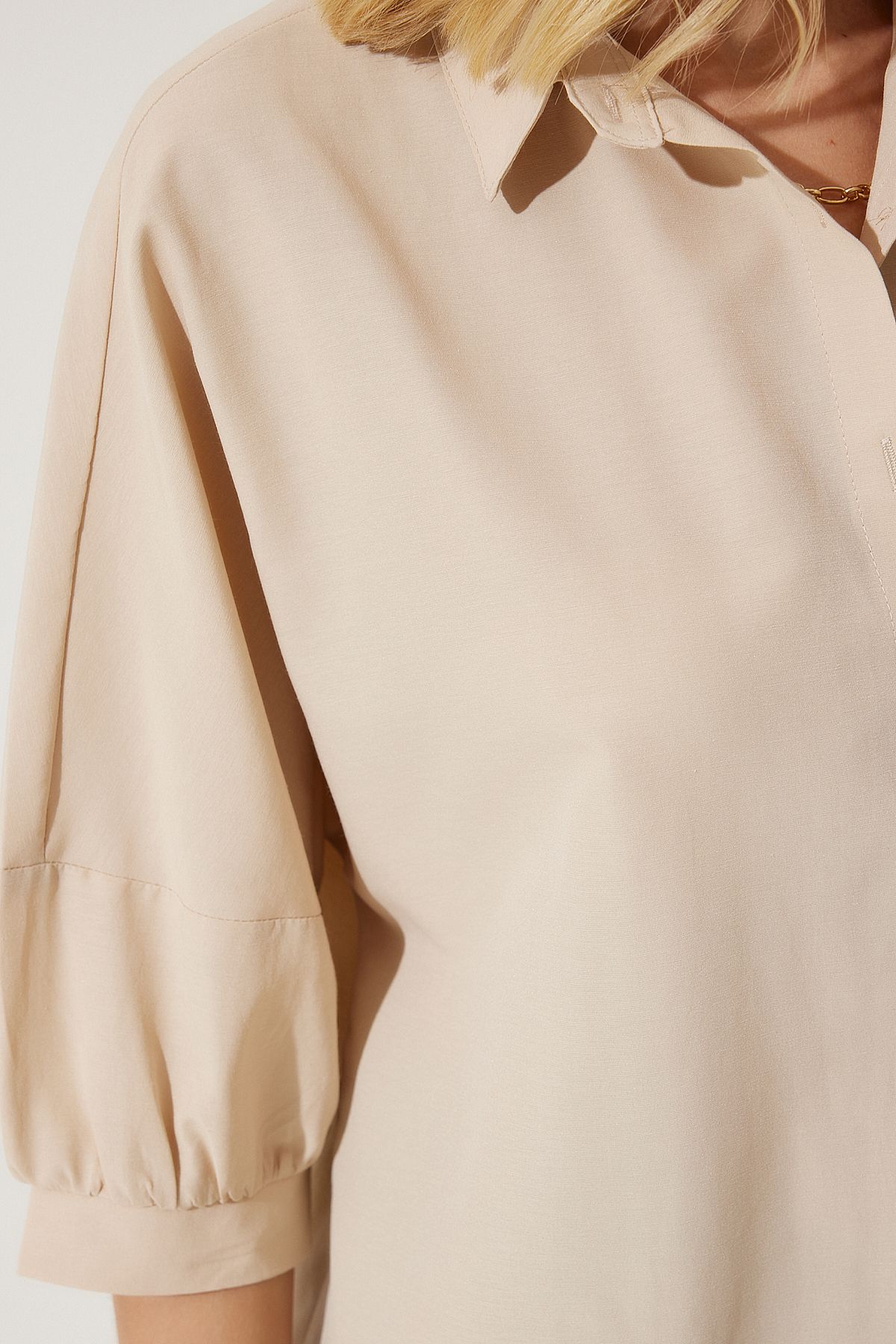 Women's Cream Balloon Sleeve Poplin Shirt DD01308