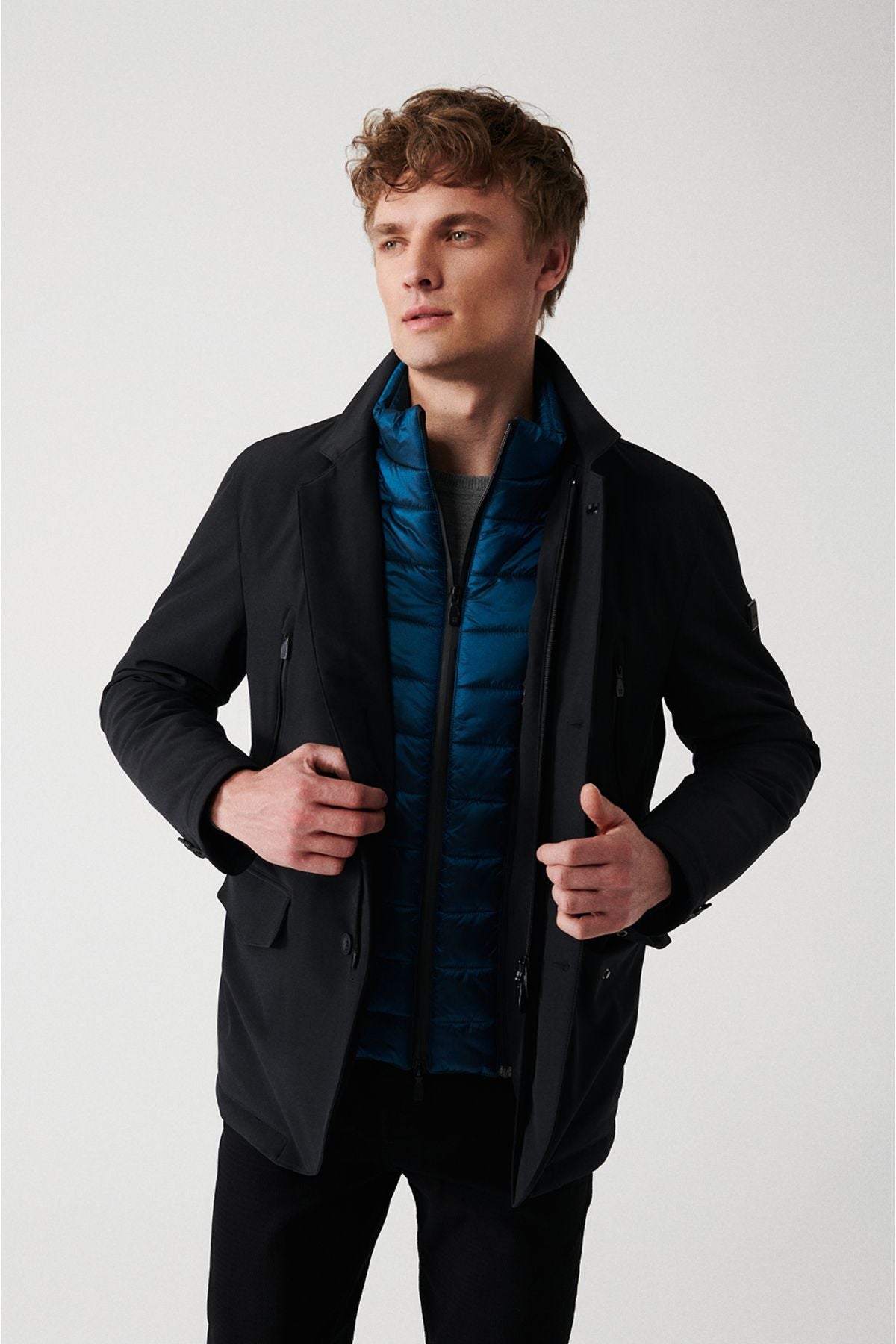 Men's black mono collar buttoned vest -looking Mont A32Y6094