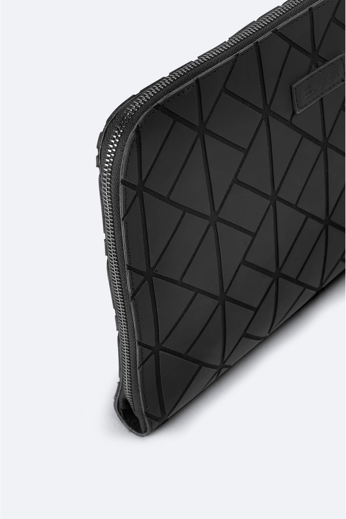Men's black zipper closing handbag A42y9102