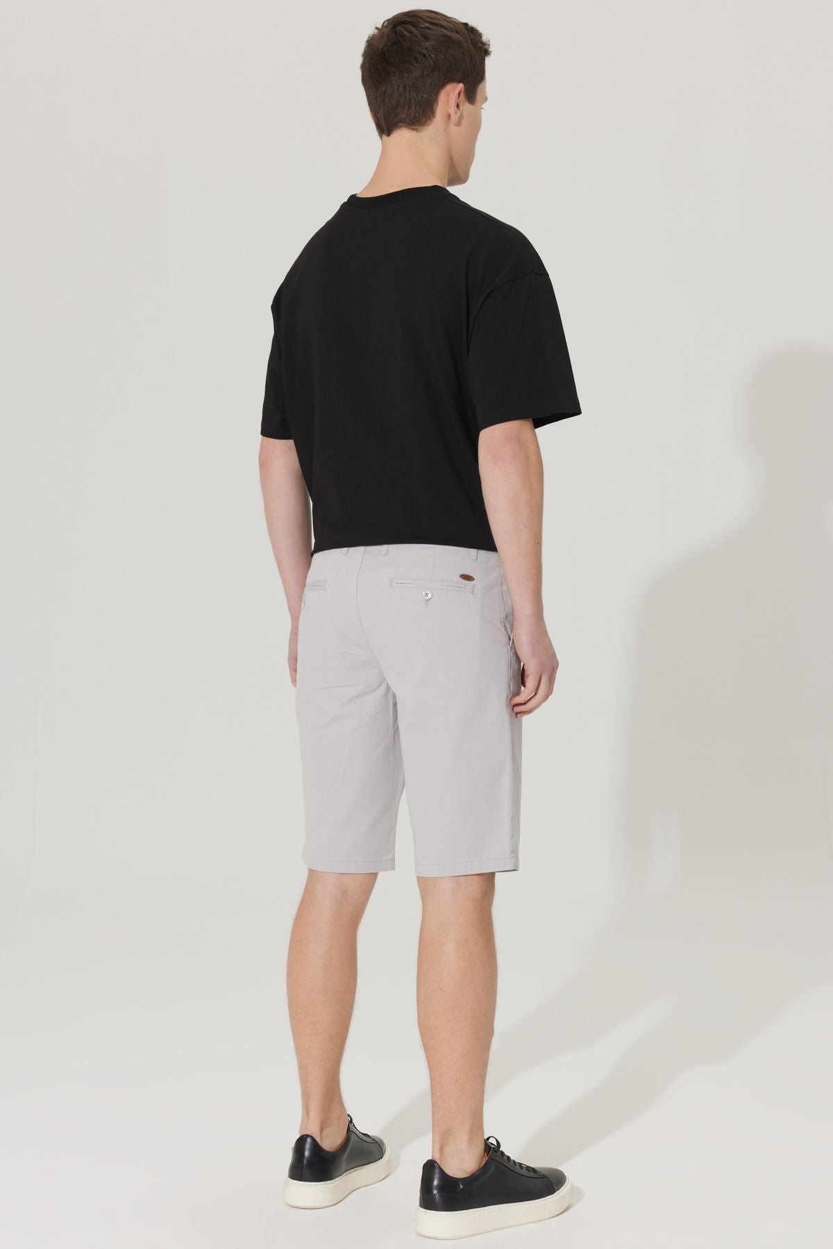 Slim fit narrow cutting side pocket chino shorts