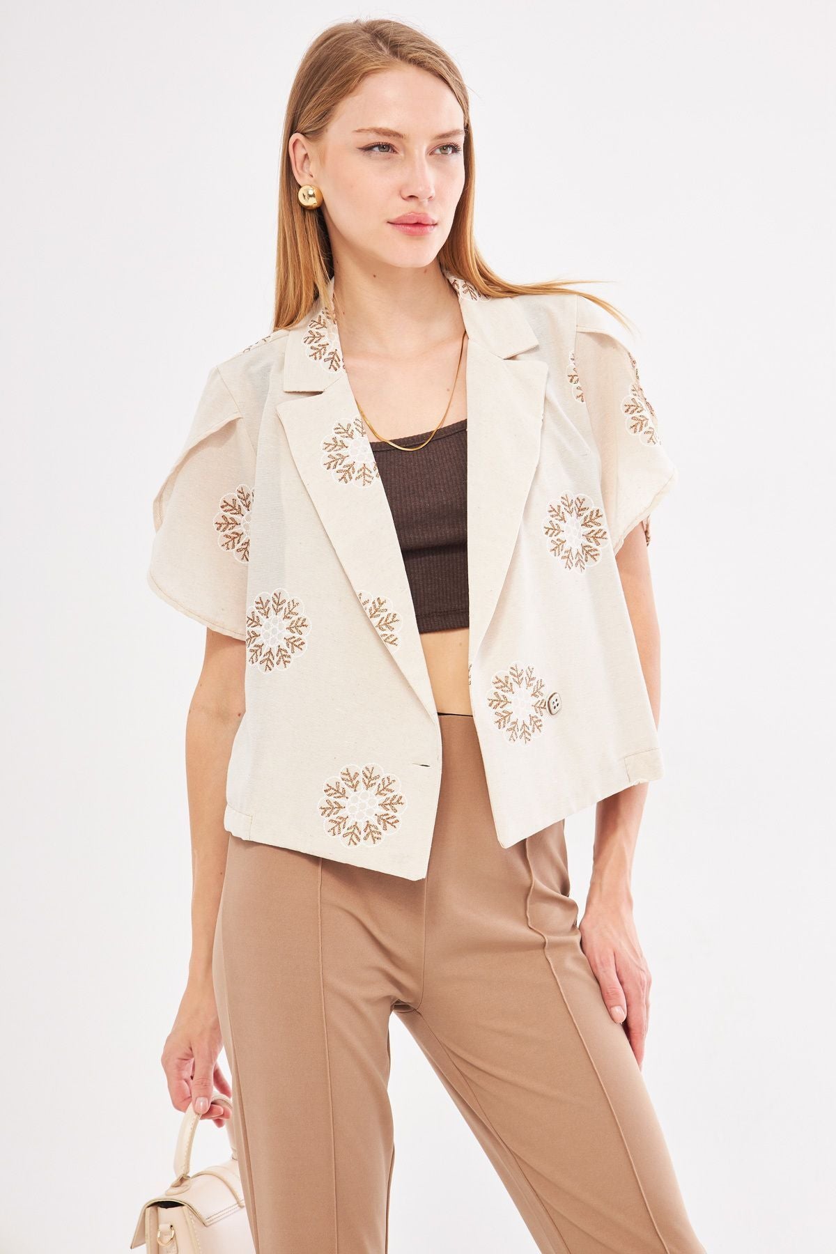 Woman Light Coffee Linen-Looking Patterned Left Slit Crop Short Sleeve Jacket ARM-24Y001095