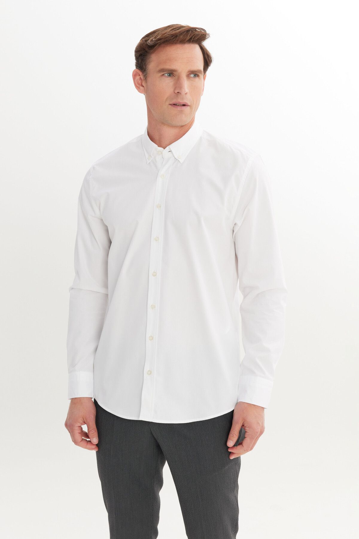 Men's White 100 %Cotton Tailorered Slim Fit Narrow Cutting button with button shirt