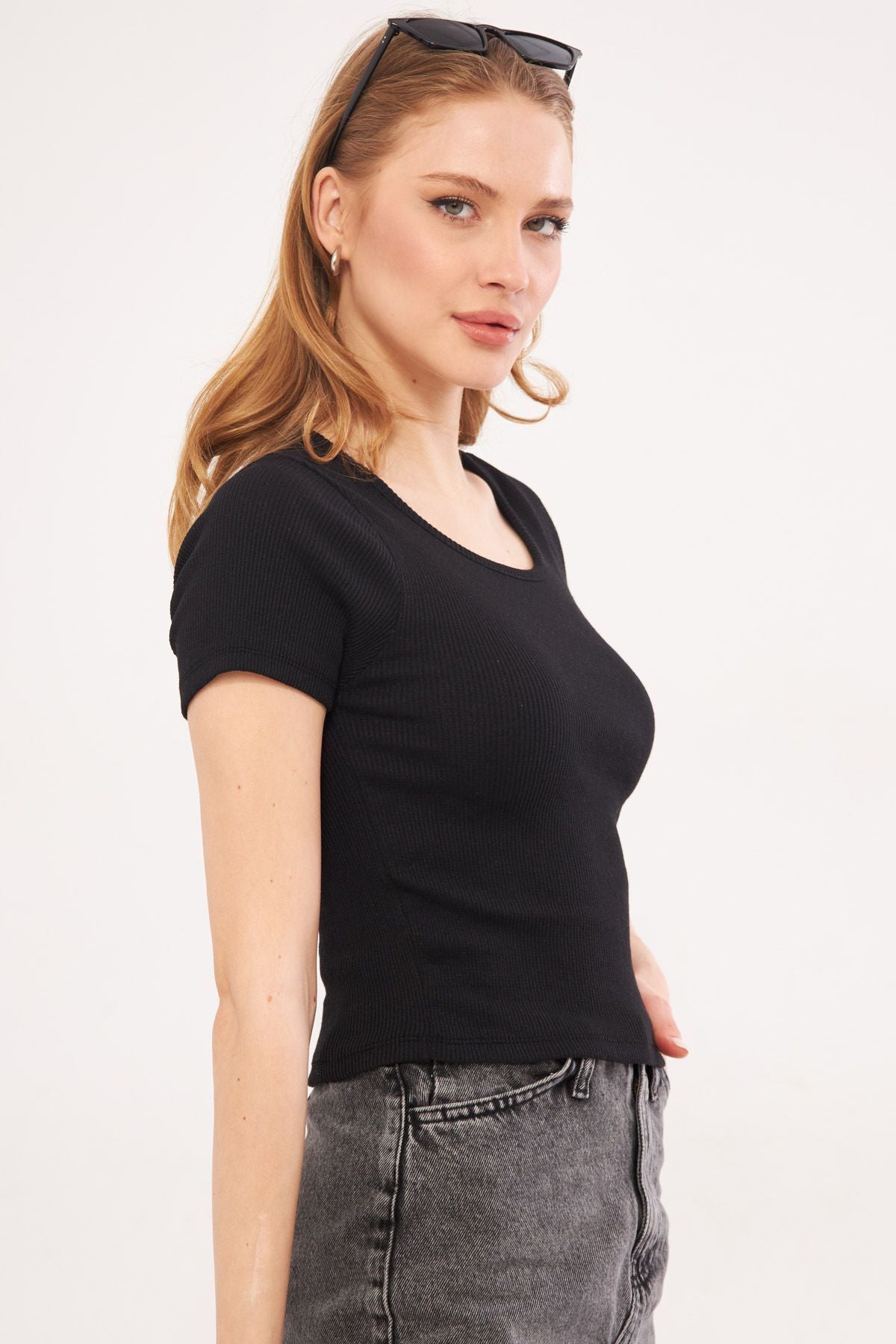Female black bike collar short sleeve wick blouse ARM-24Y133006