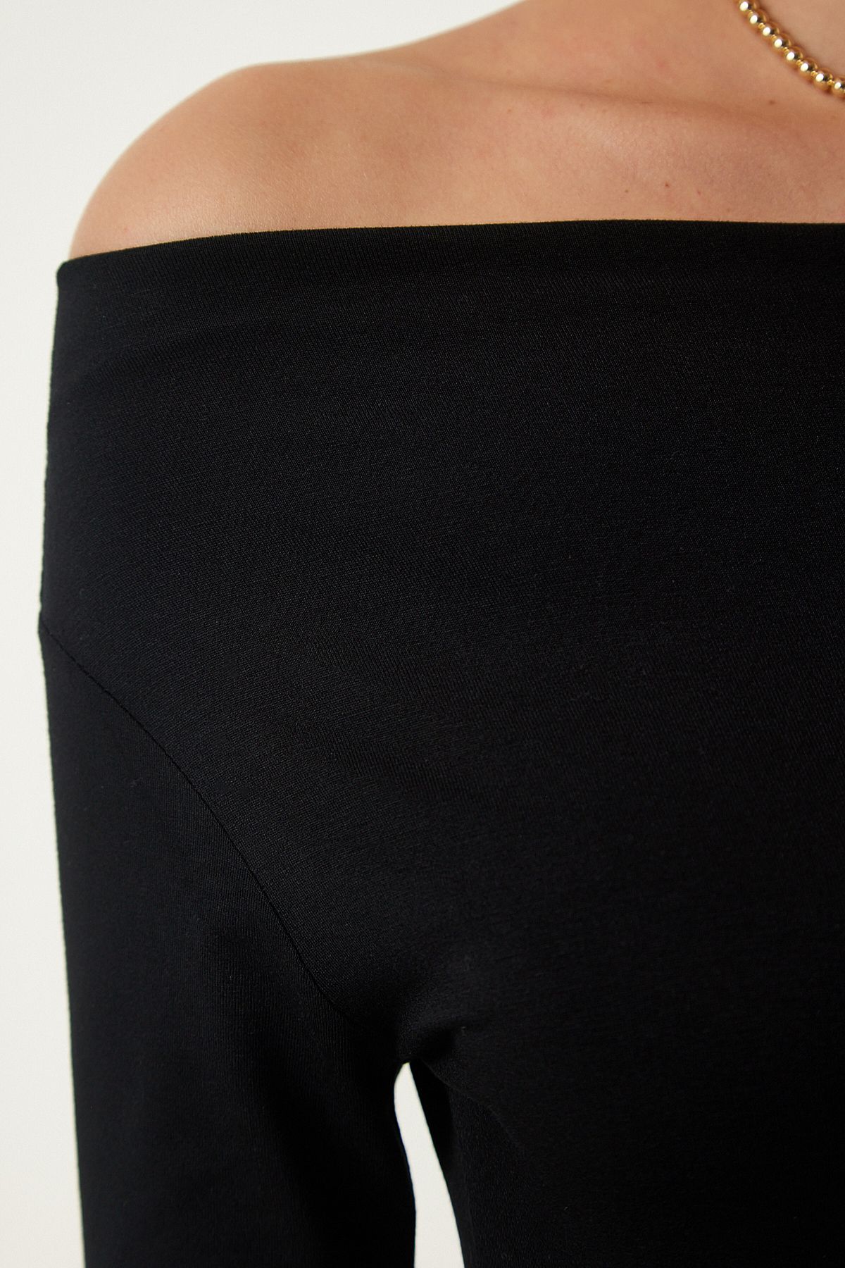 Female black boat collar knit blouse rx00046