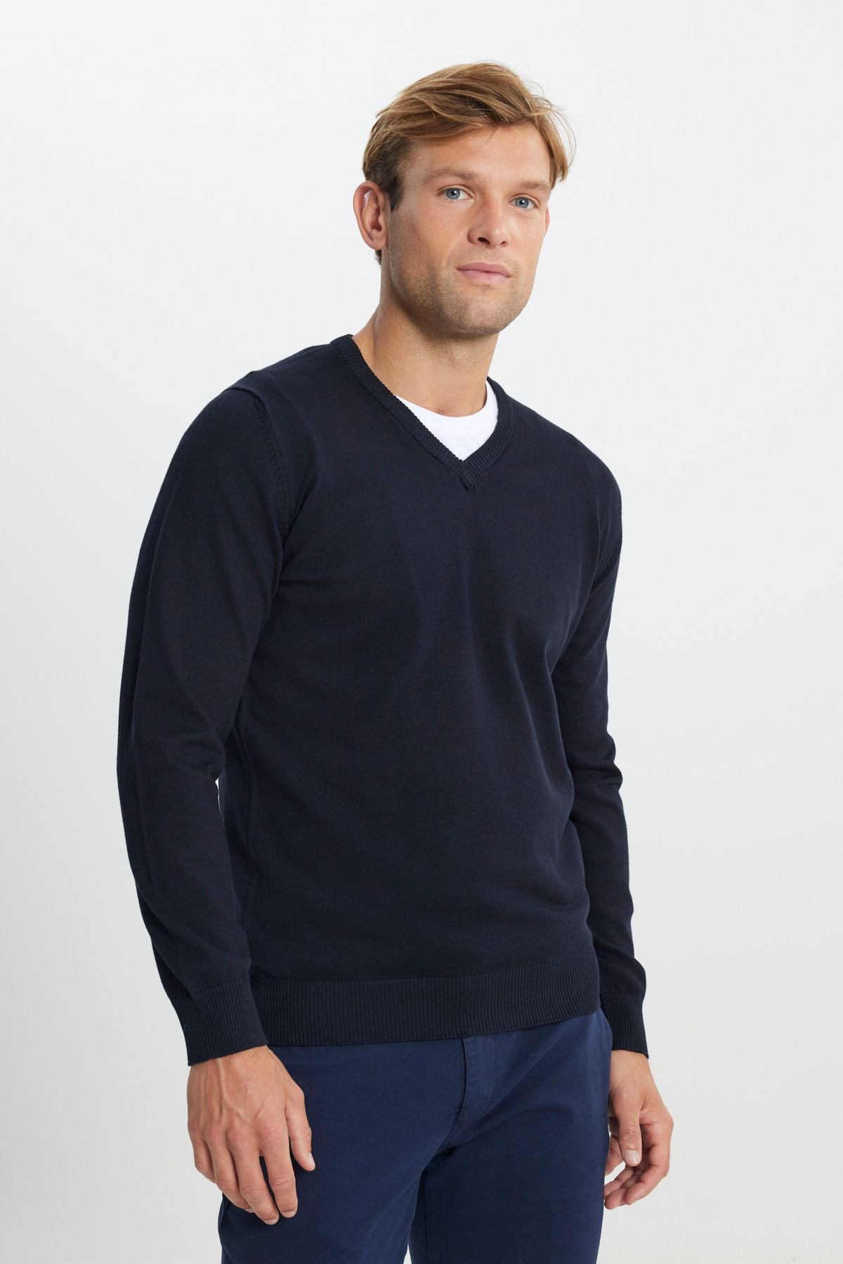 Men's Navy Blue Cotton Standard Fit Normal Cut V -Neck Basic Knitwear Sweater