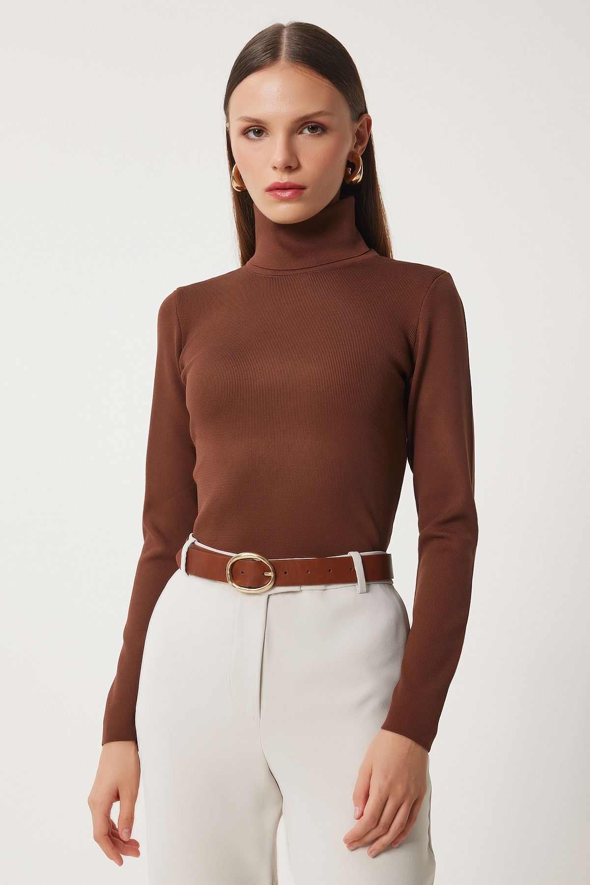 Female brown fisherman collar