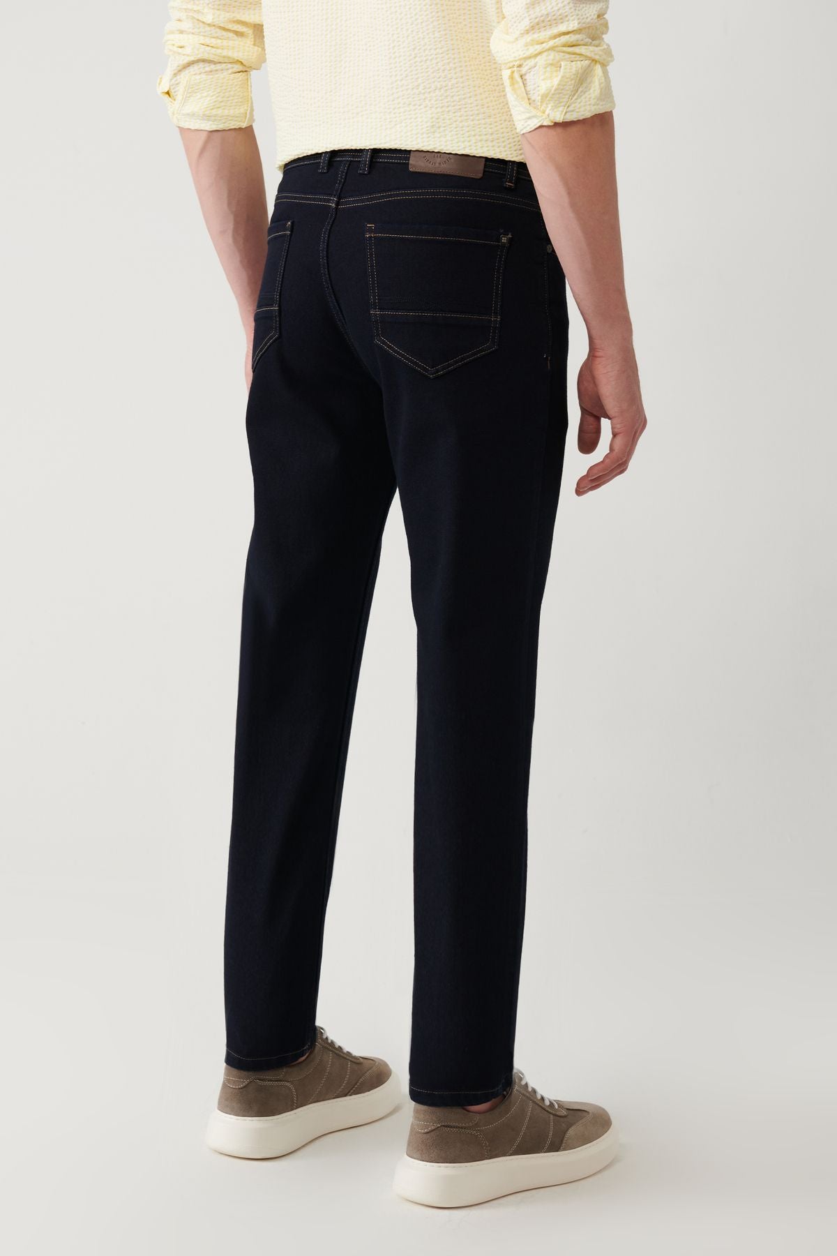 Men's navy blue rinse washed tobacco stitched flexible jean pants A41y3511