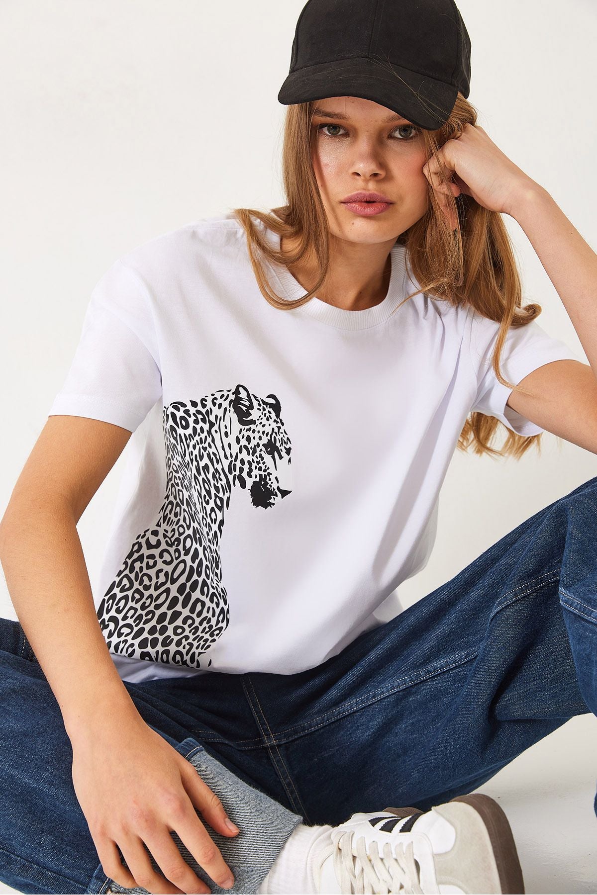 WOMEN'S SHORT SOLD LION PRINTED BASIC T-SHIRT 60602014