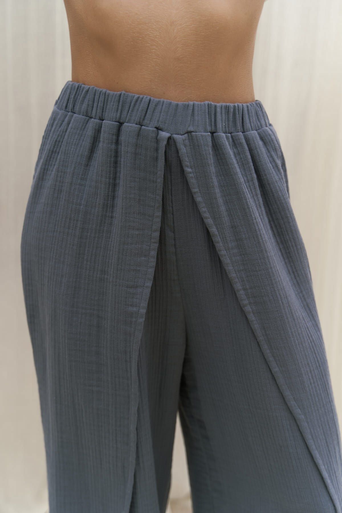 Bima slit detailed anthracit pants