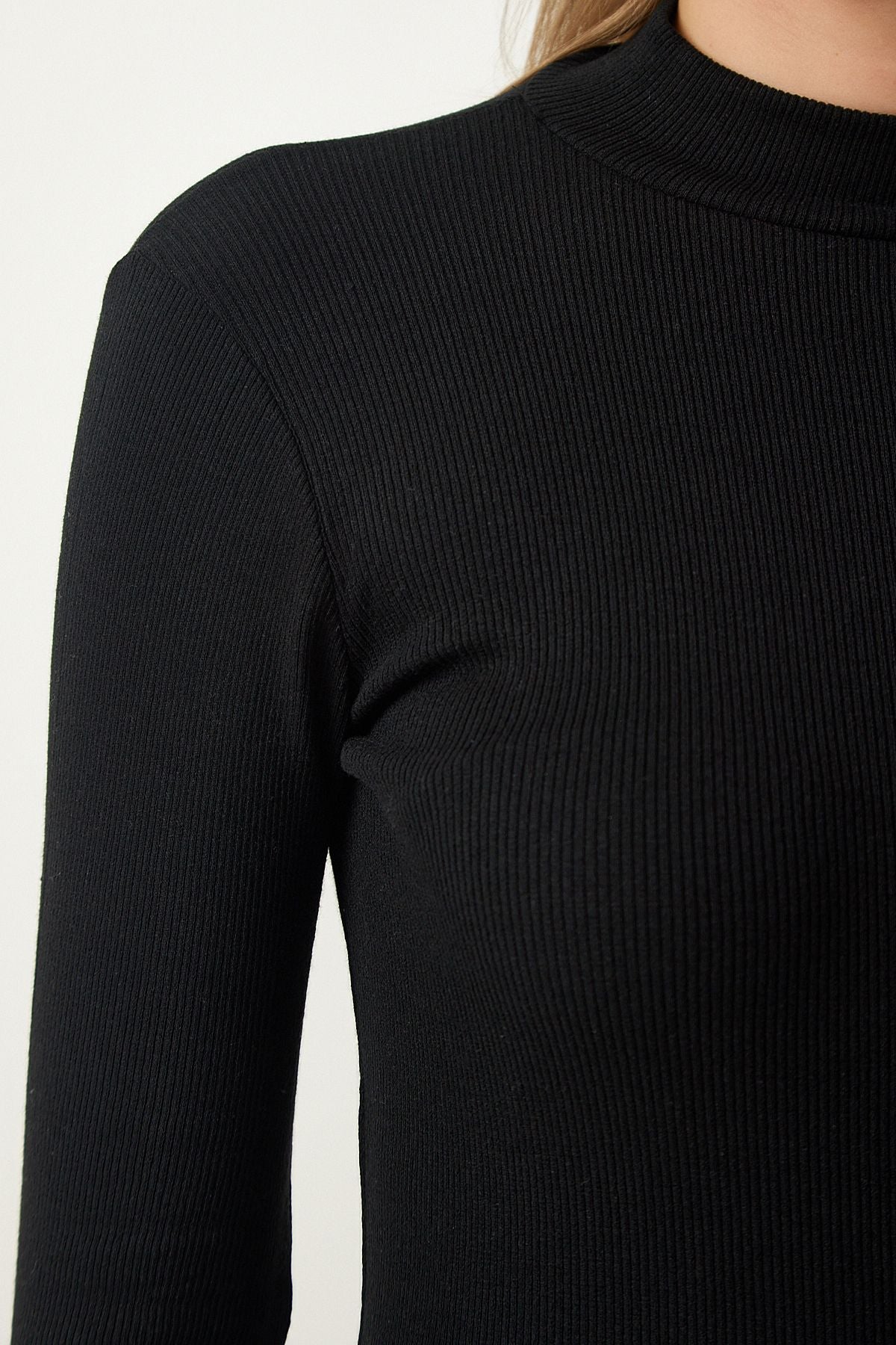 Female black fisherman collar wick knitted blouse GT00054