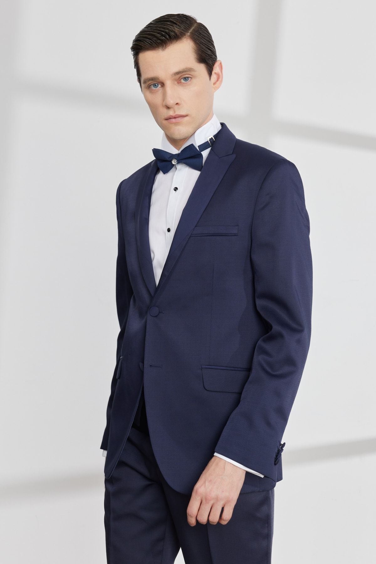 Men's Navy Blue Slim Fit Narrow Cut Swallow Collar Amelor Vest Tuxedo Suit