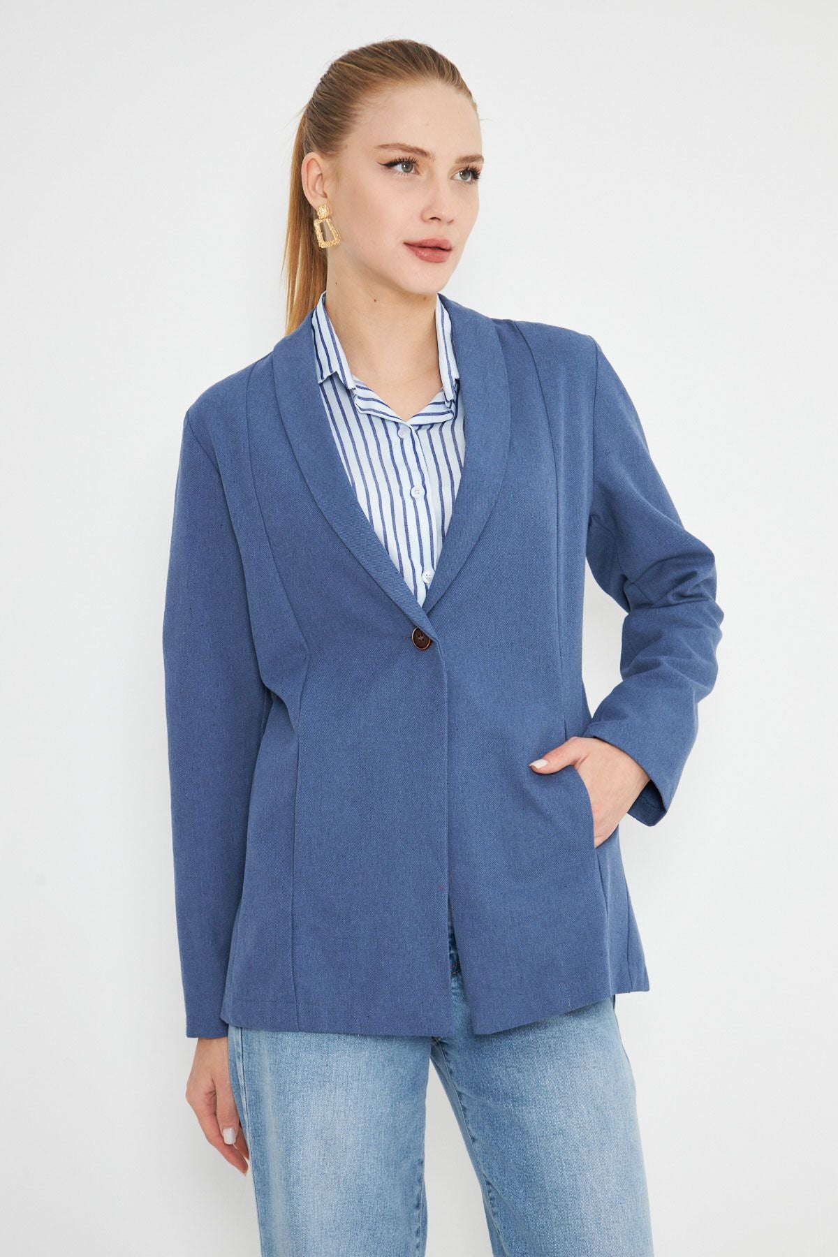 Woman Dark Blue Shawl Bel