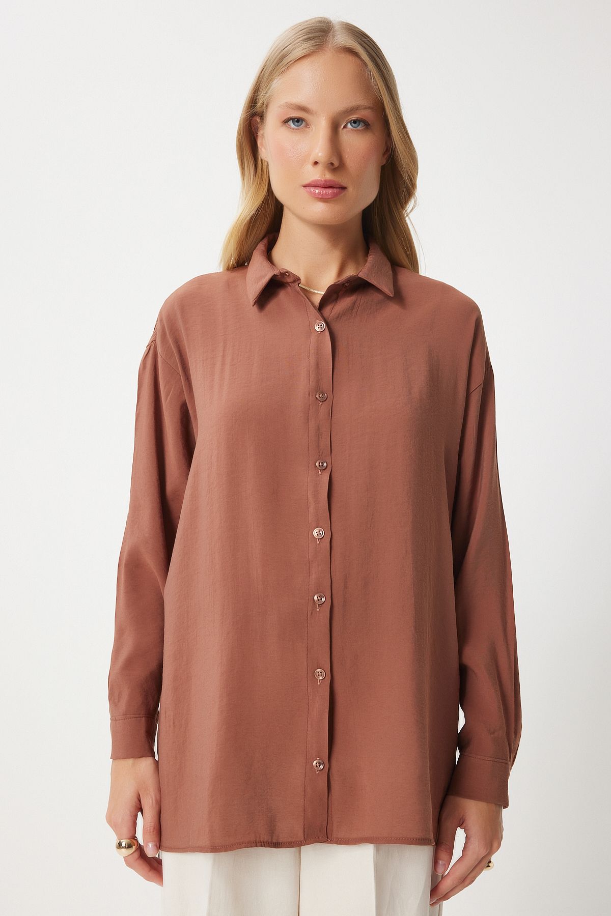 Woman Brown Oversize Long Linen Ayrobin Shirt to00141