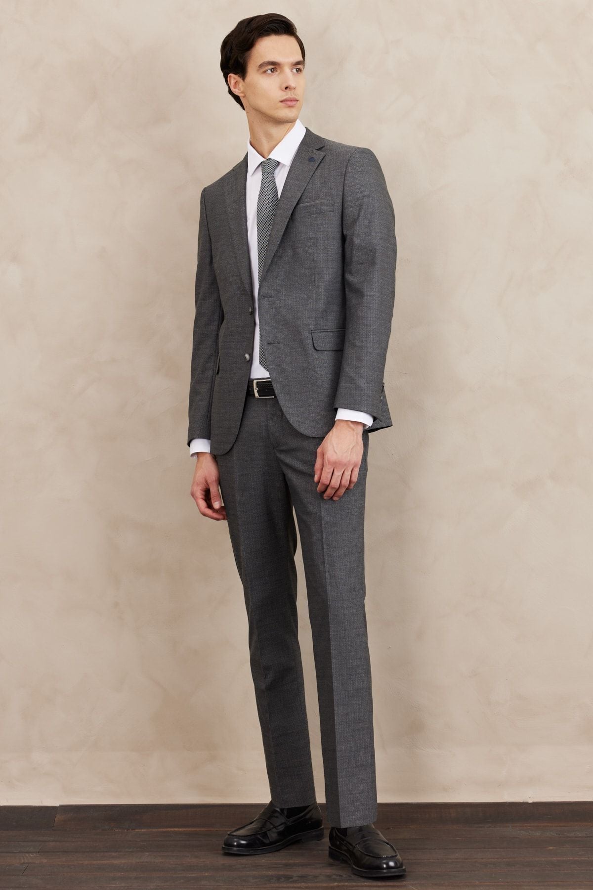 Men's gray slim fit narrow cutting mono collar striped suit
