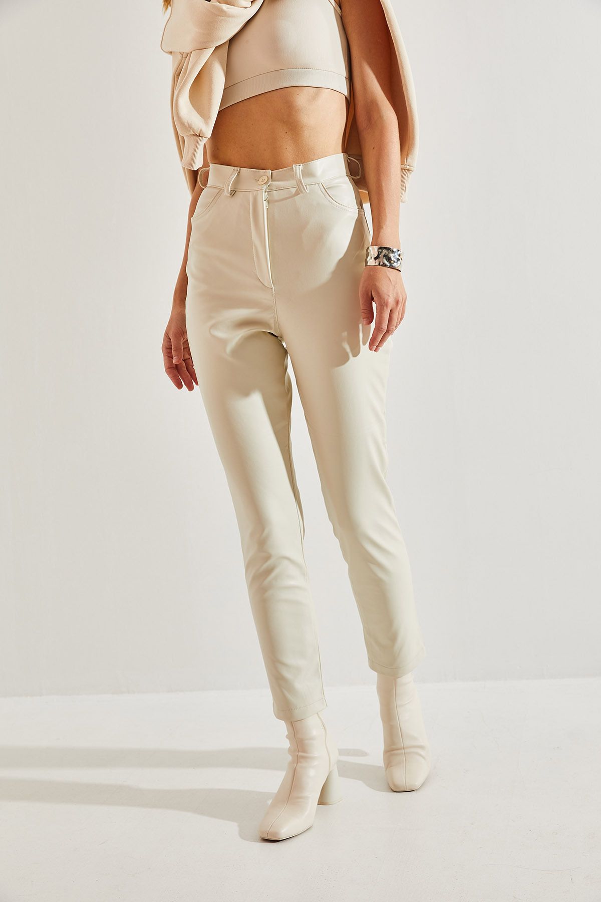 Women's pocket leather pants