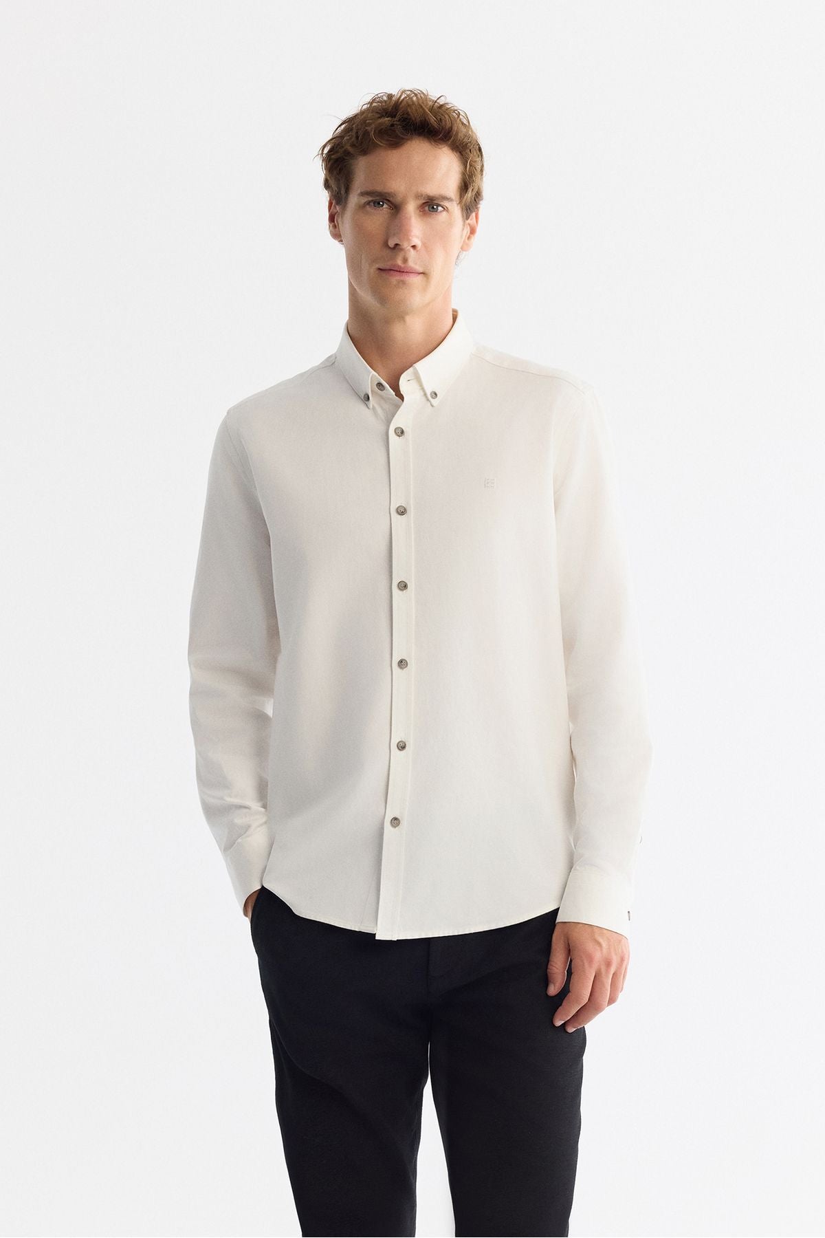Men's white button collar diagonel cotton shirt B002036