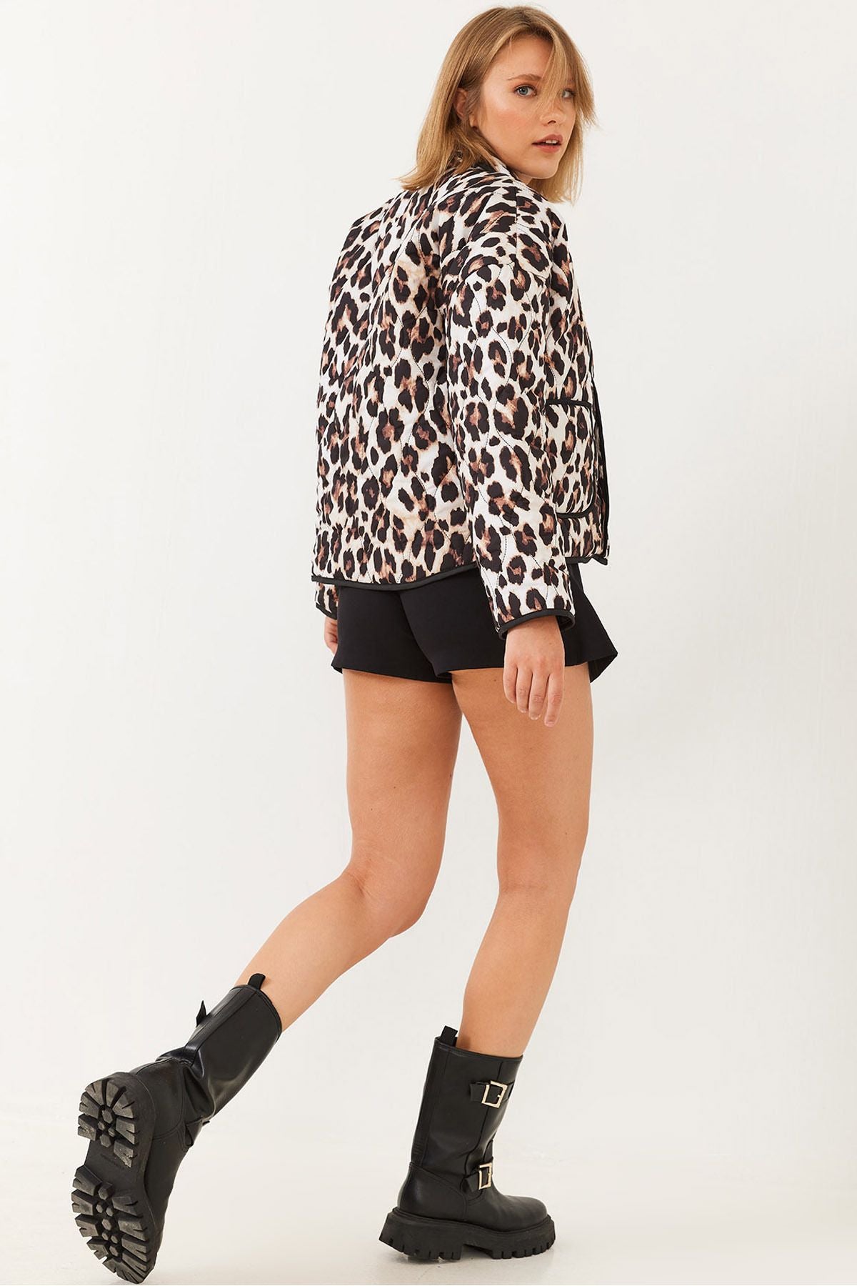 Women's Leopard Patterned Pocket Kapitone Mont 60251808