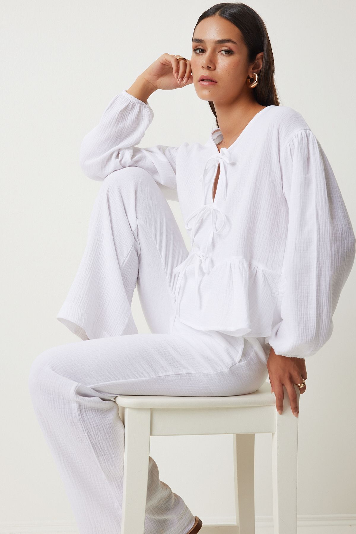 Woman White Bow Blouse and Pants Müslin Team FN03214