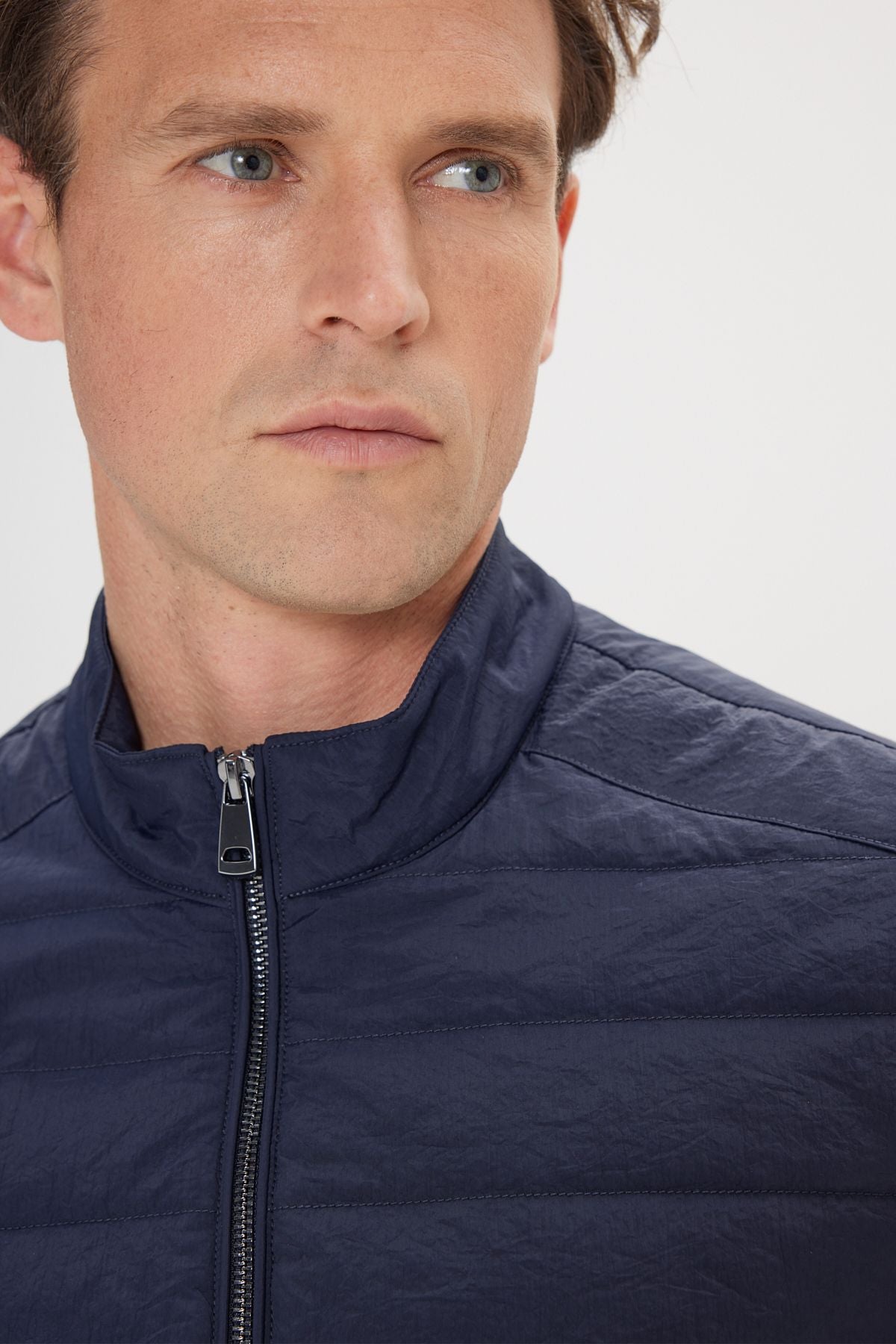 Men's navy blue windproof standard fit normal cut hidden hooded side pocket fine coat