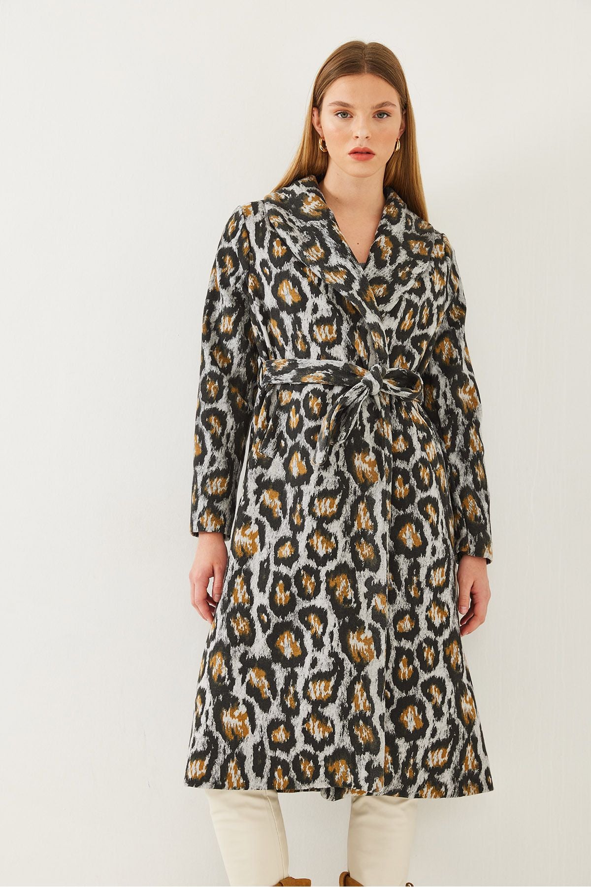 Women's Leopard Patterned Shawl Back Detailed Stamp Coat 2476 60351034