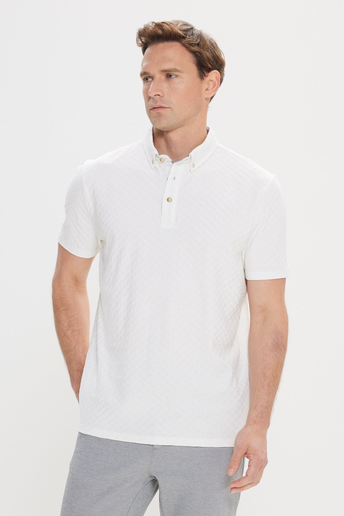 Men's white regular fit comfortable cut 100 %cotton jacquard polo collar t -shirt