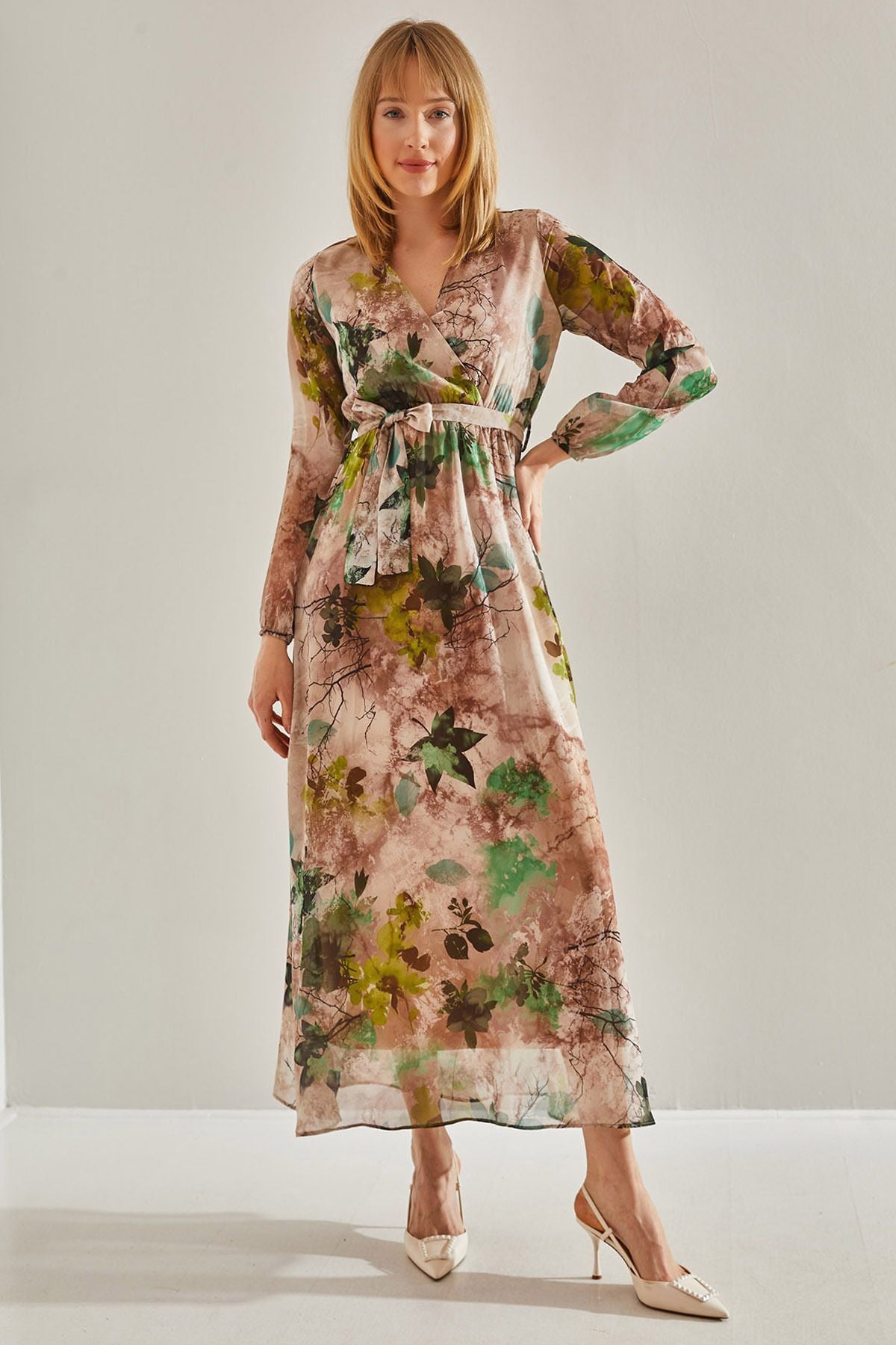Female Beige Lined Waist Waist V -Yaka Cruiser Belled Belly Dress 60251001