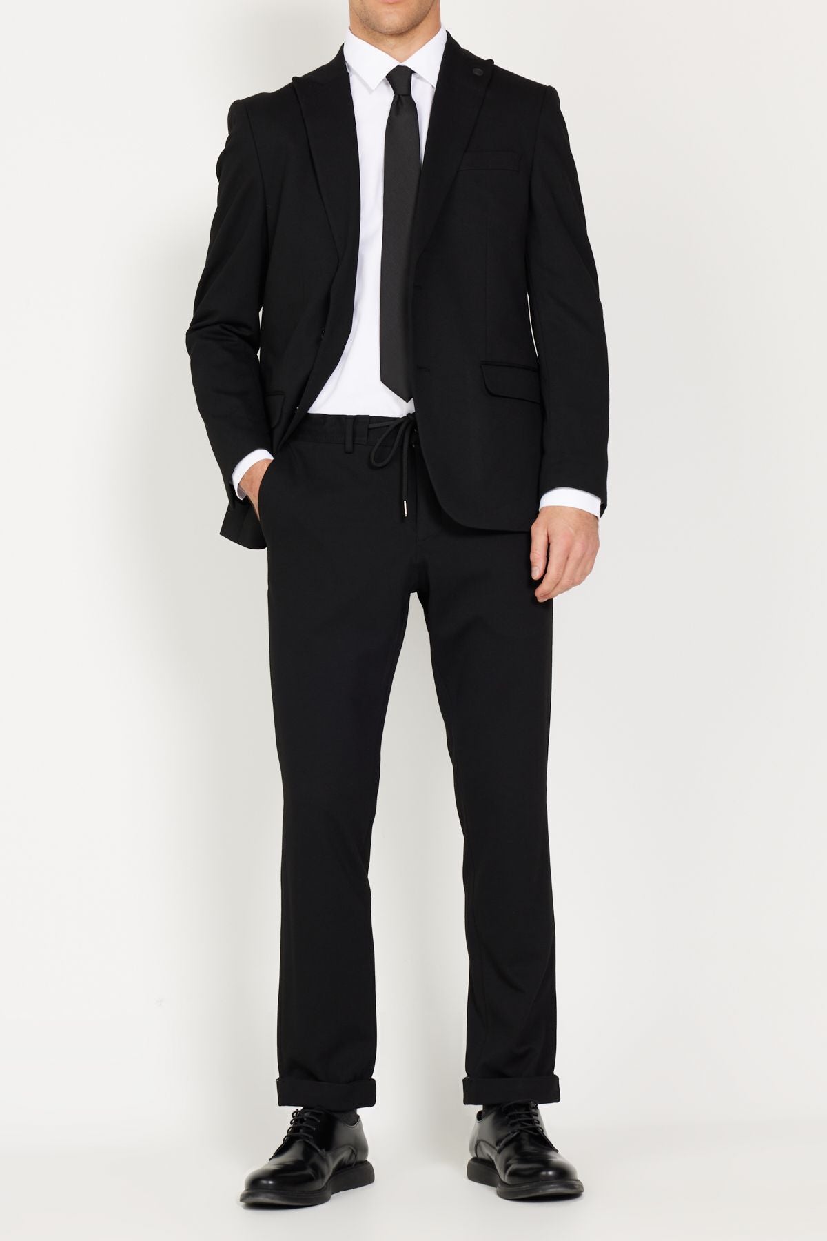 Men's Black Slim Fit Narrow Cut Swallow Collar Patterned Suit