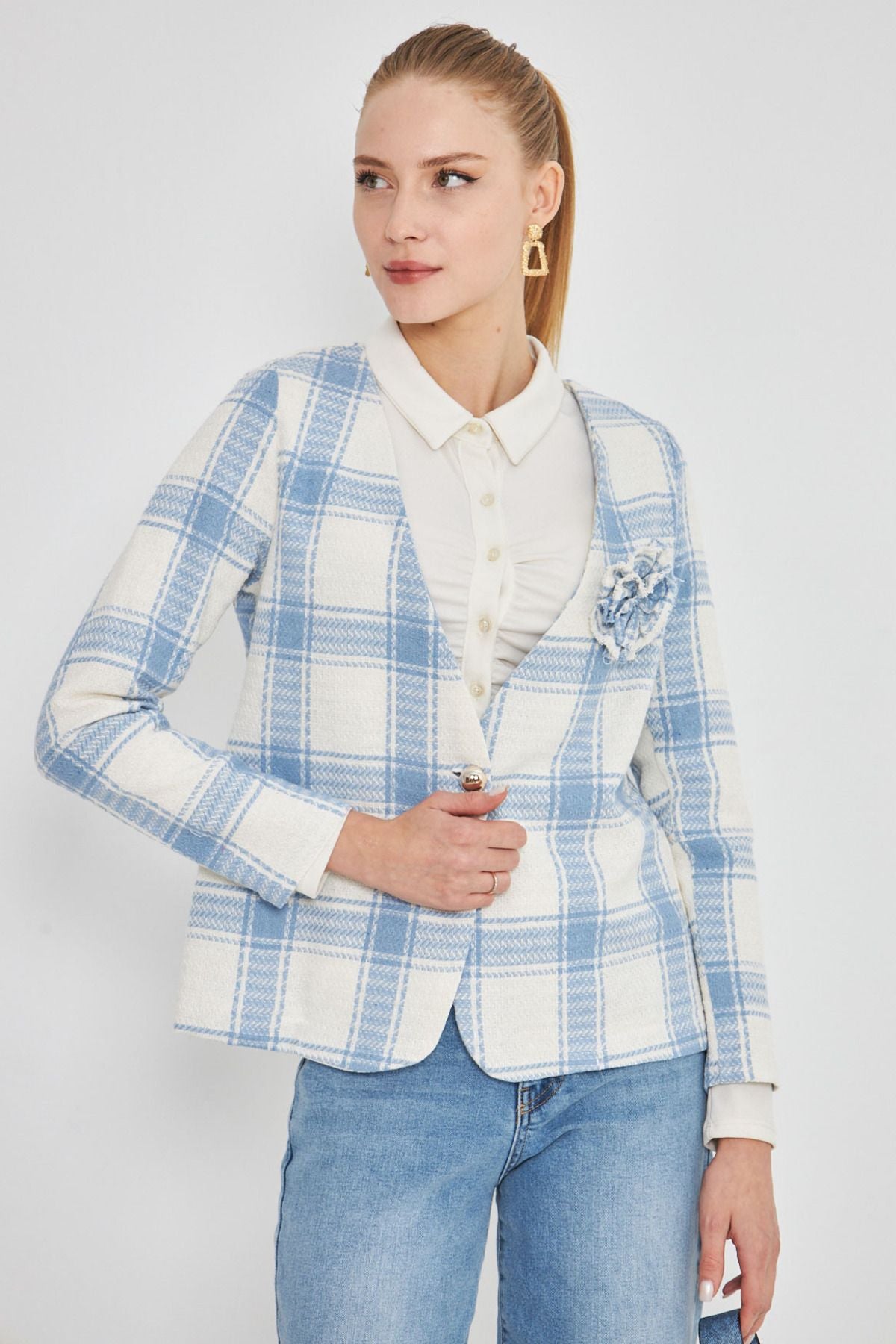 Woman Baby Blue V-Neck Collar Brooch Detailed Plaid Jacket ARM-25K001033