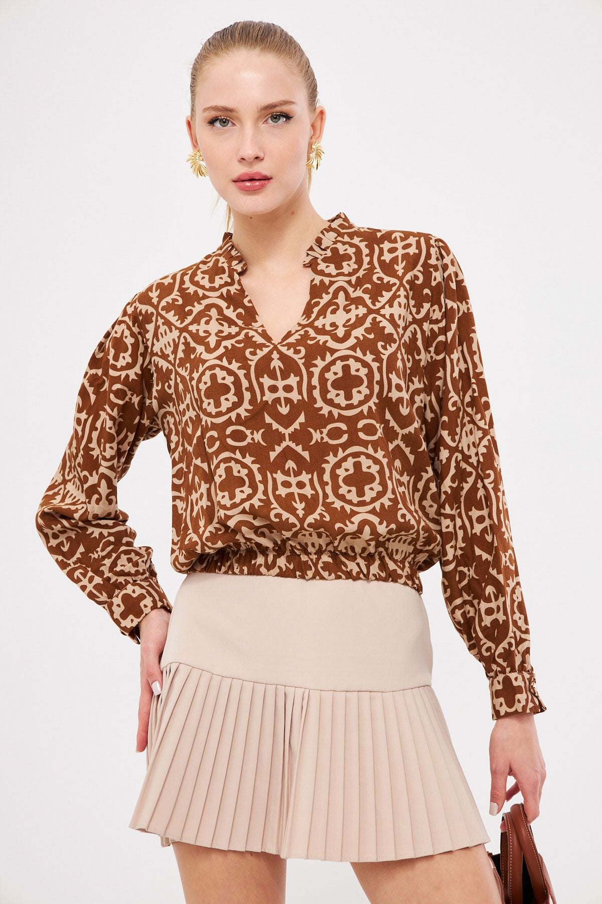 Female Coffee V-Neck Collar Pile Detailed Waist Waist Bluke Blouse ARM-25K001003