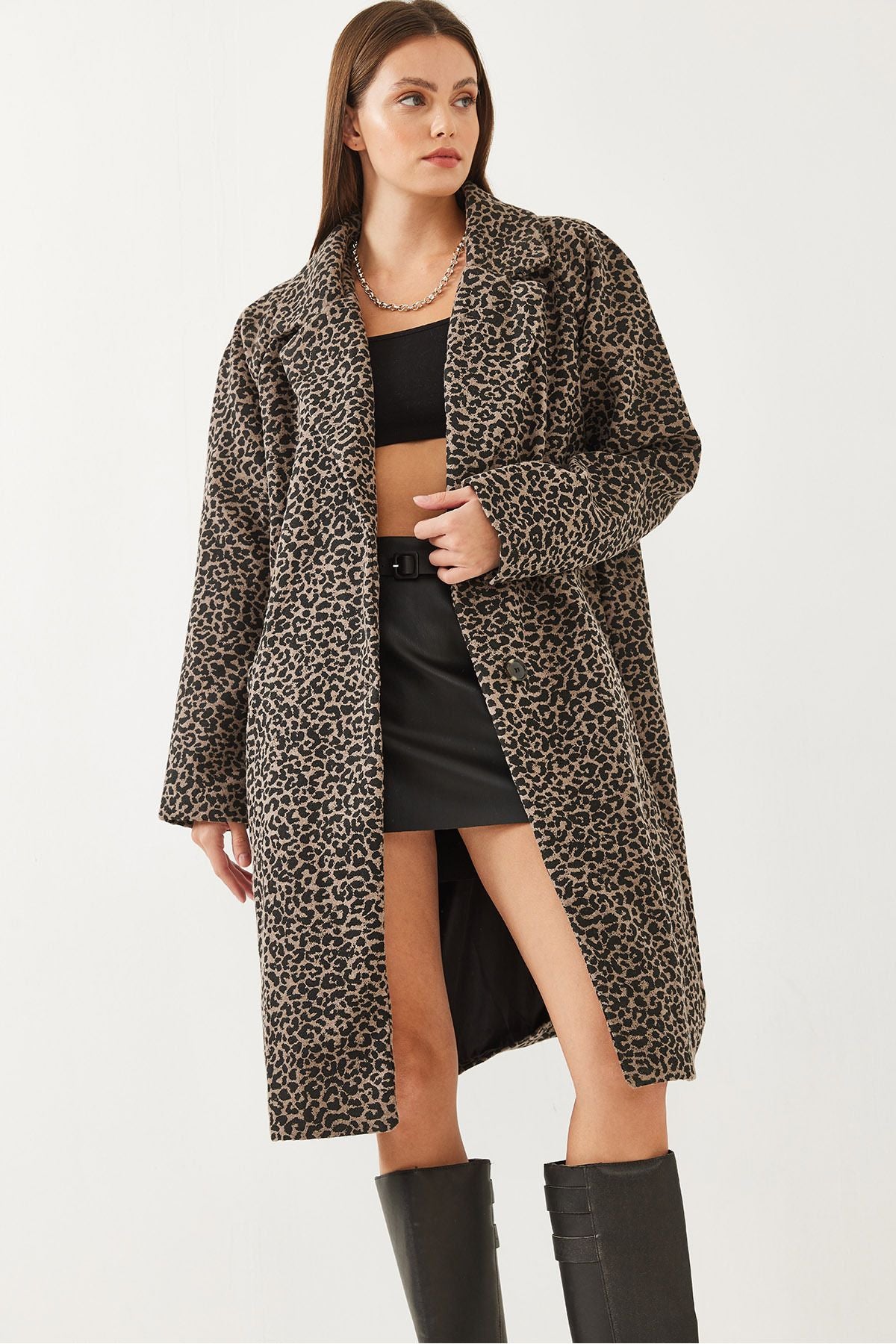 Female Leopard Patterned Cruve Stamp Coat 2479 60351030