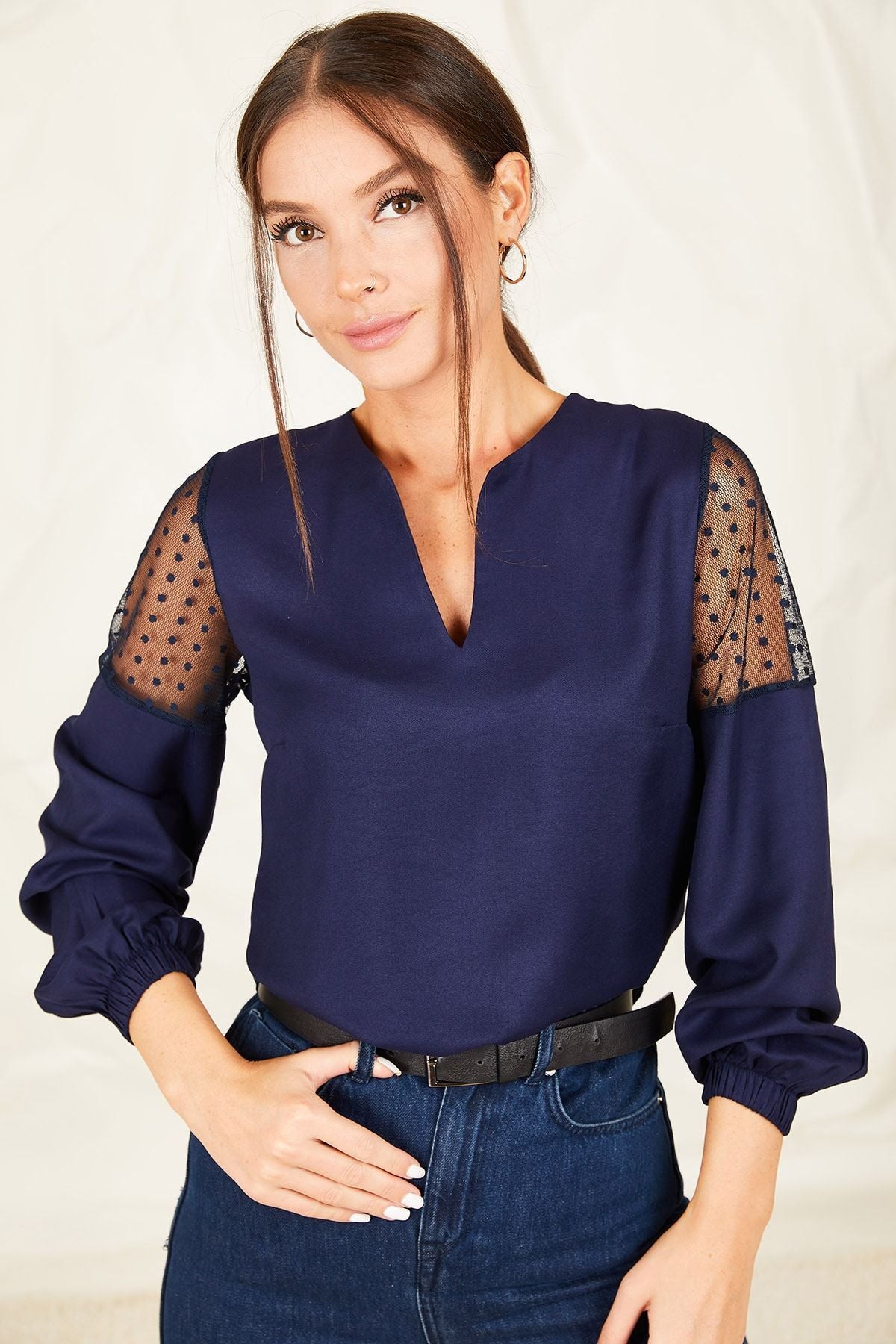 Woman Navy Blue V-Neck Lew tulle Balloon Blouse ARM-20K001038