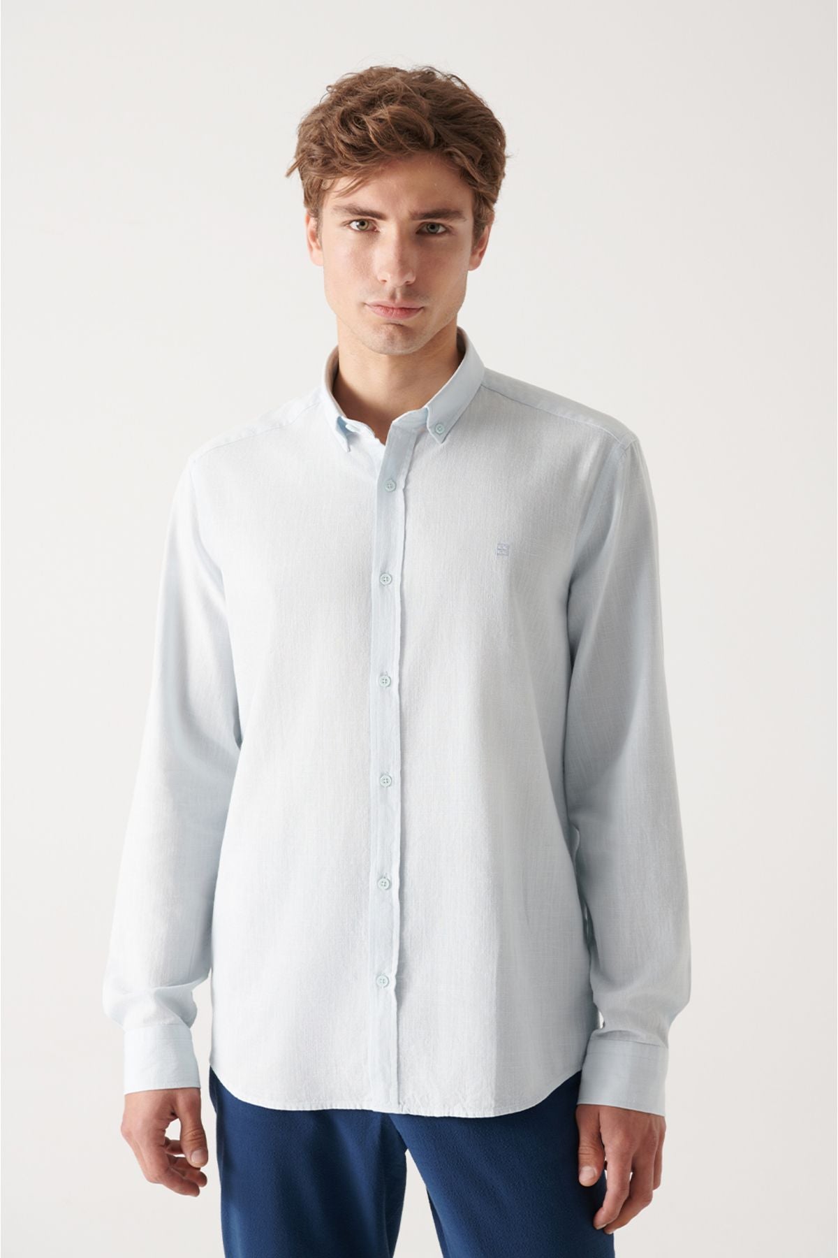 Men's light blue button collar 100 %cotton linen textured shirt E002141