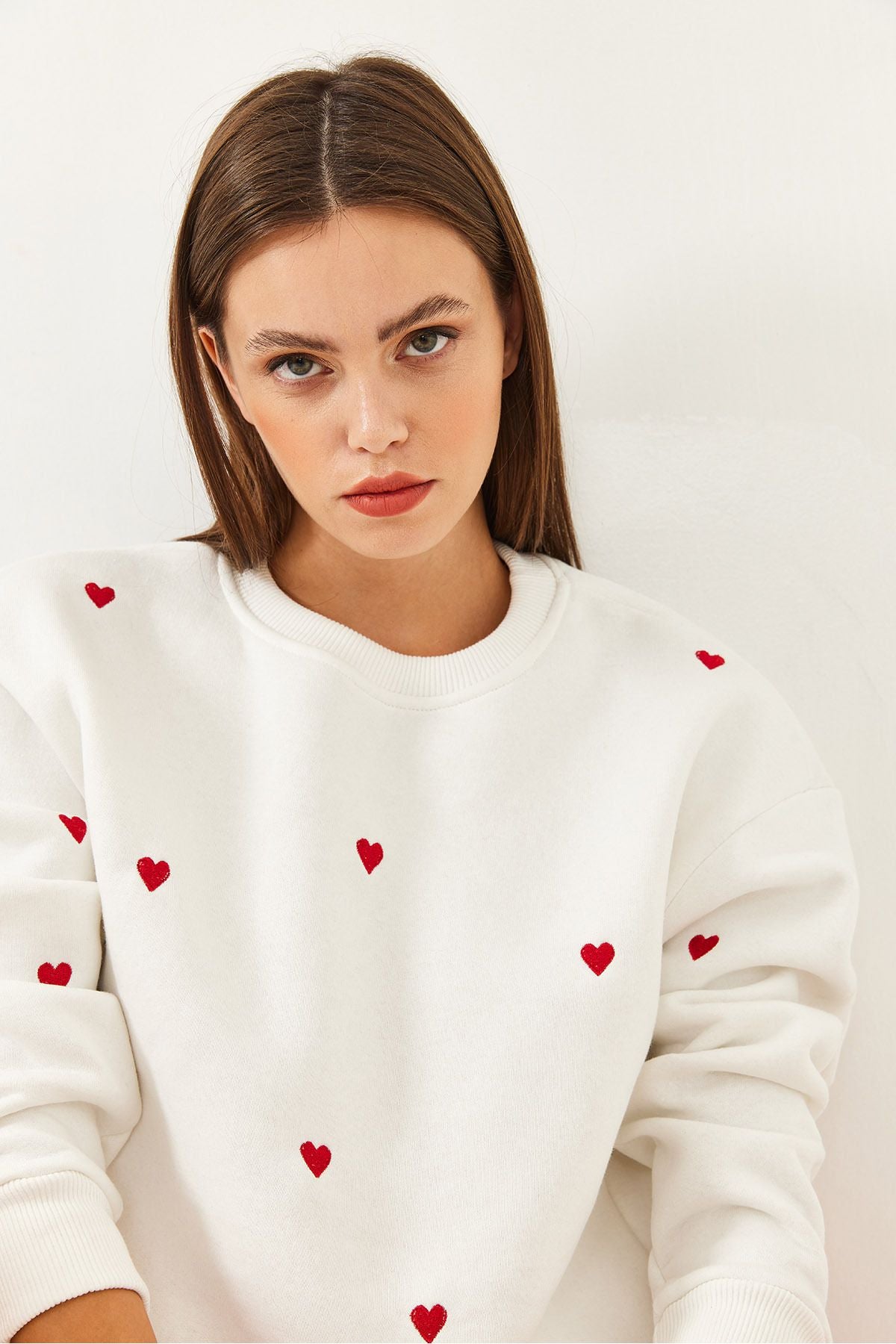 Women's Heart Embroidery Sweatshirt MBHS016 606010166