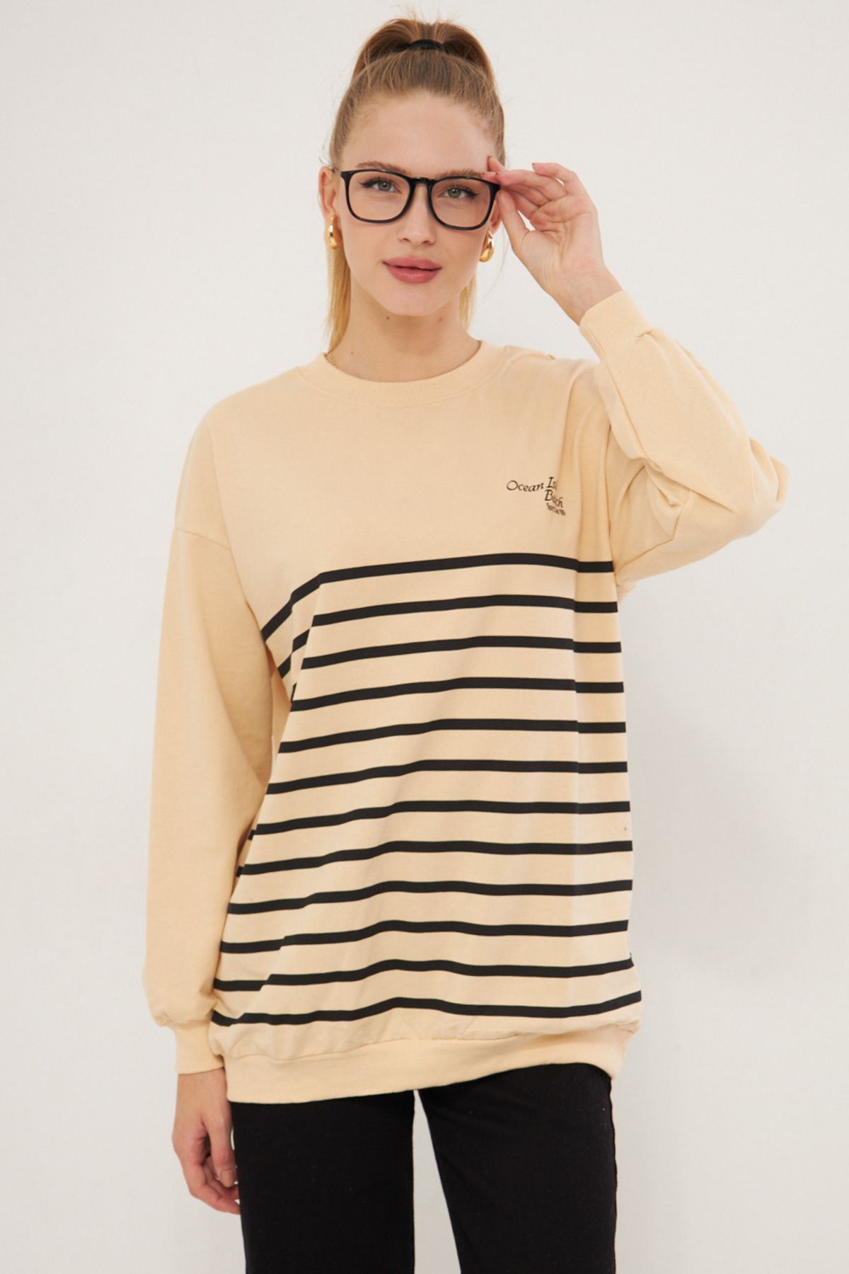 Woman Beige Zero Collar Striped Long Sweatshirt ARM-25K024004