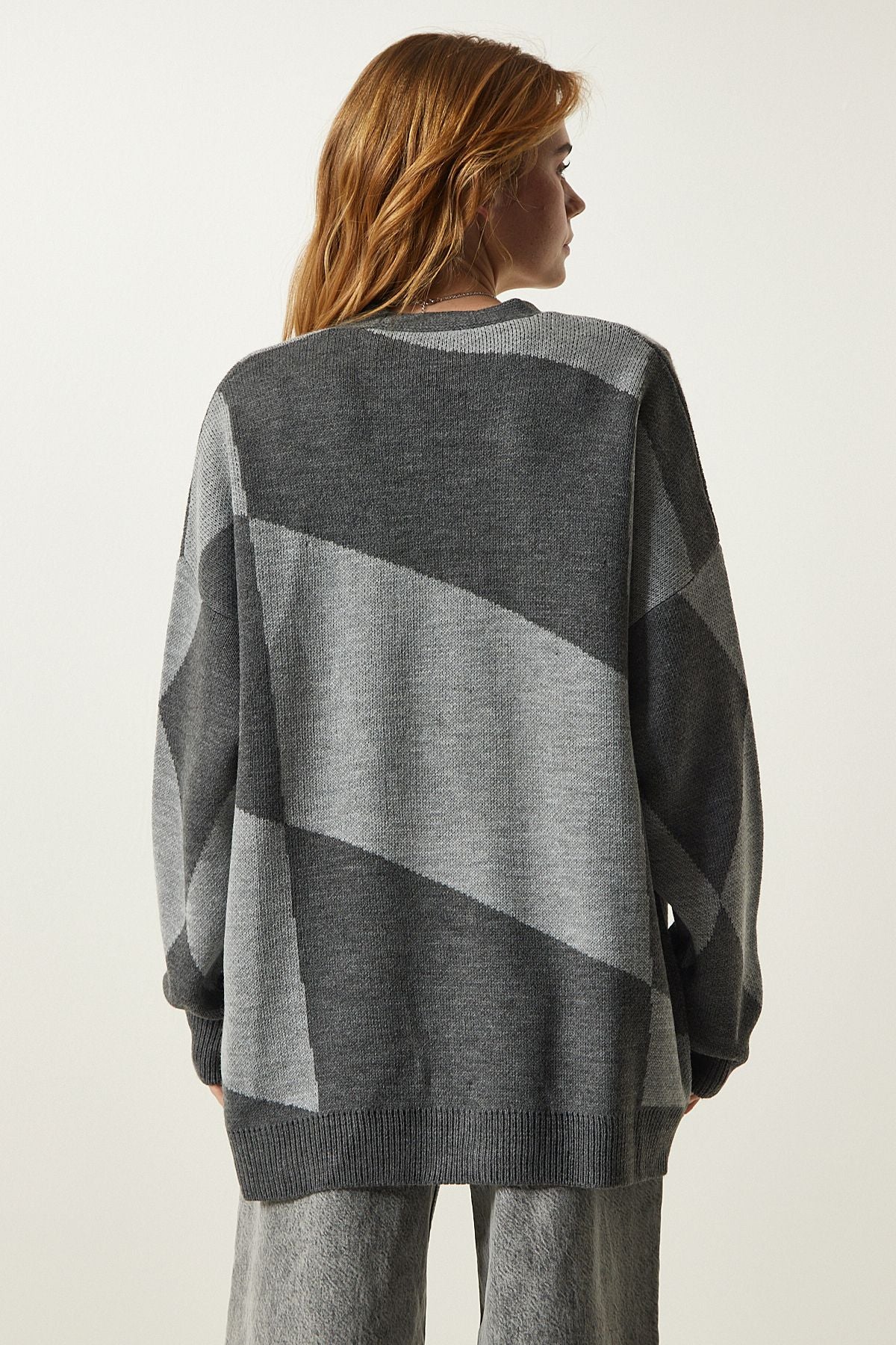 Gray patterned thick cardigan jacket BV00013
