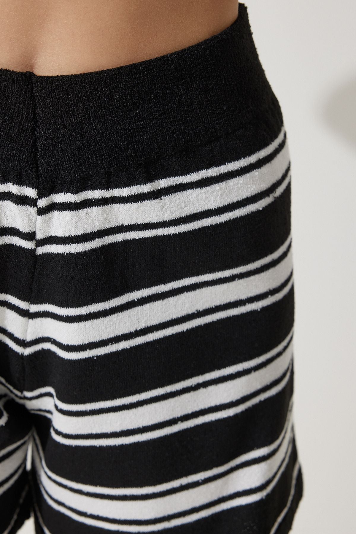 Female black striped towel tshirt shorts team yy00210
