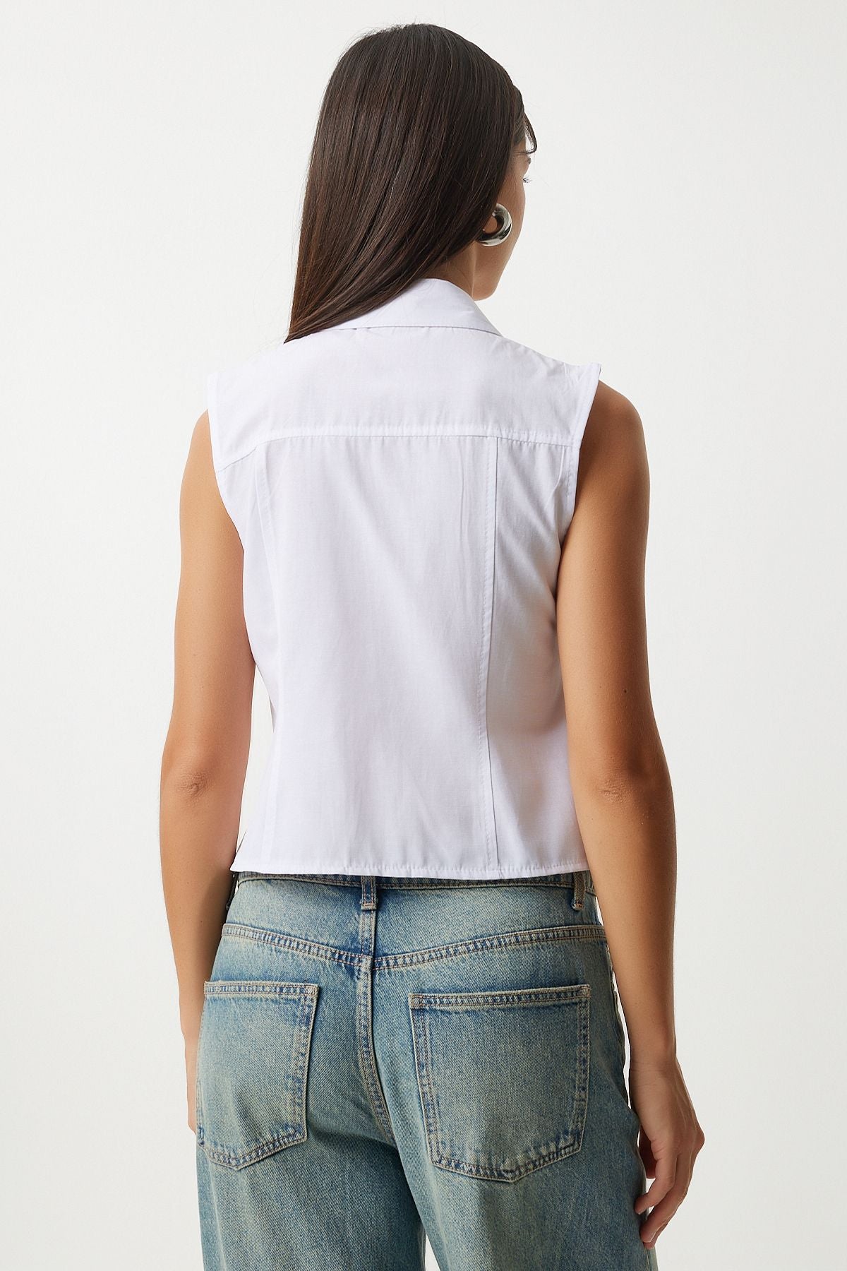 Woman White Shirring Detailed Sleeveless Shirt UL00030
