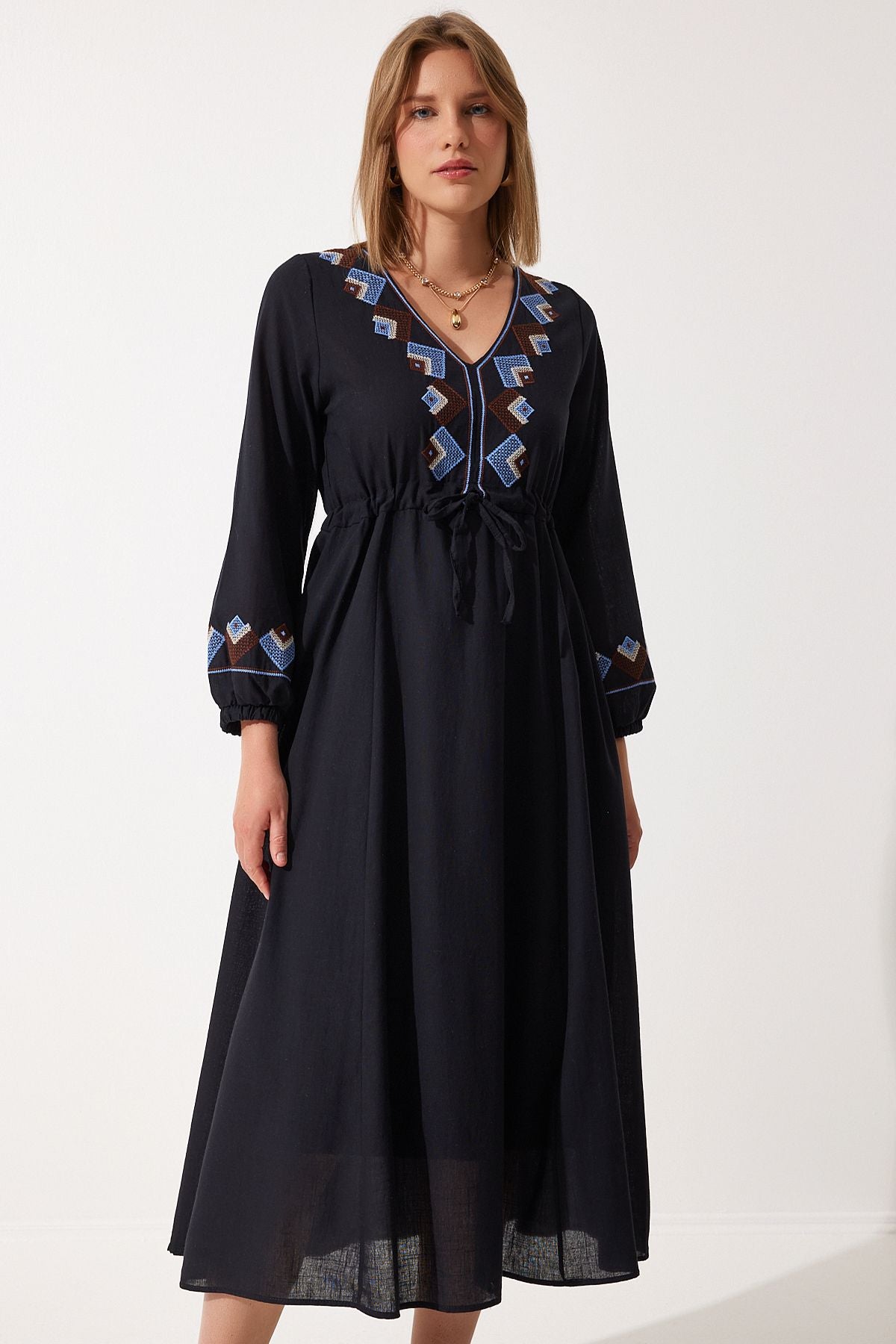 Female Black Embroidery Detailed Oversize Flax Dress RG00027