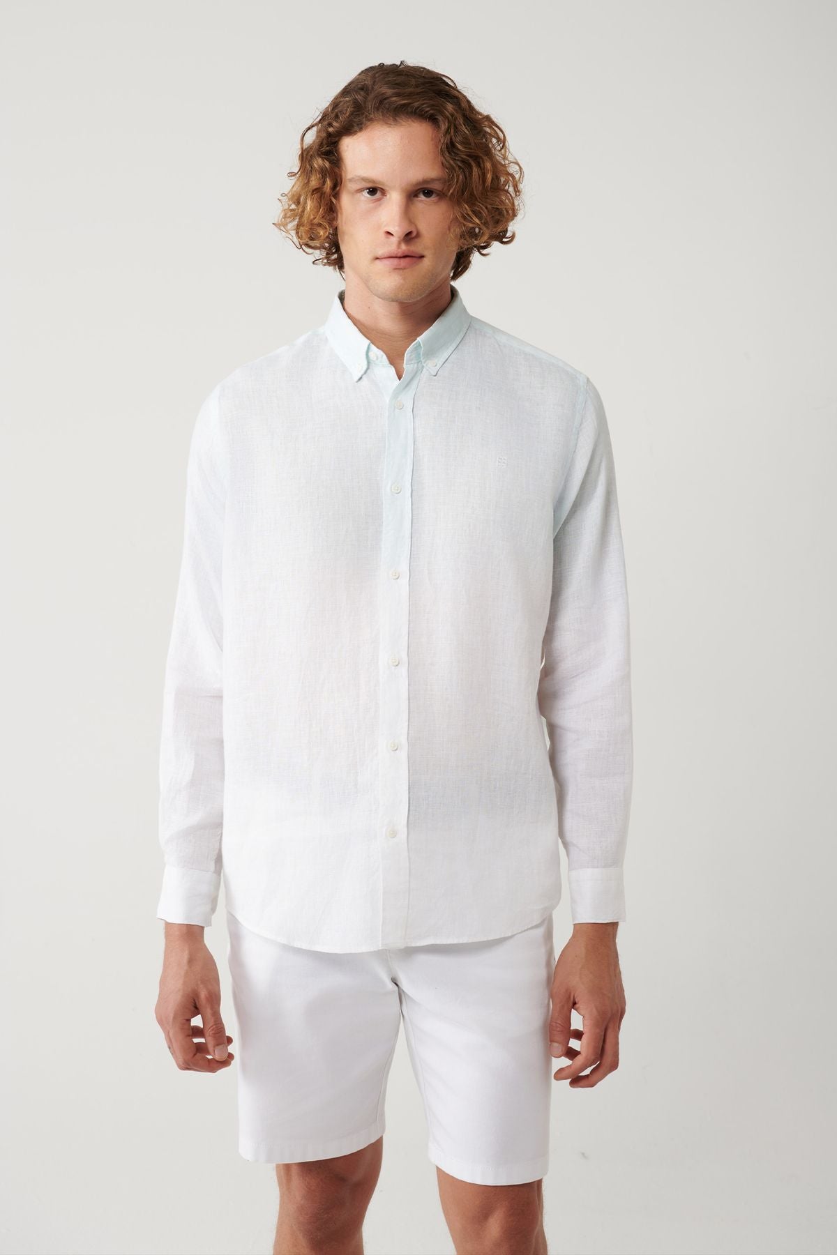 Men's light blue button collar 100 %linen shirt A41y2195
