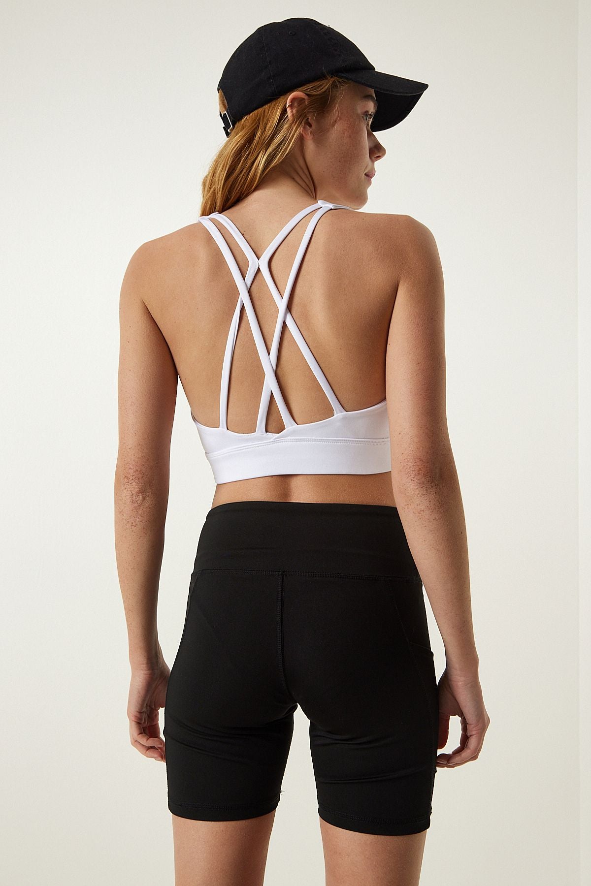Woman White Stock Cross Banded Knitting Sport Bra OW00021