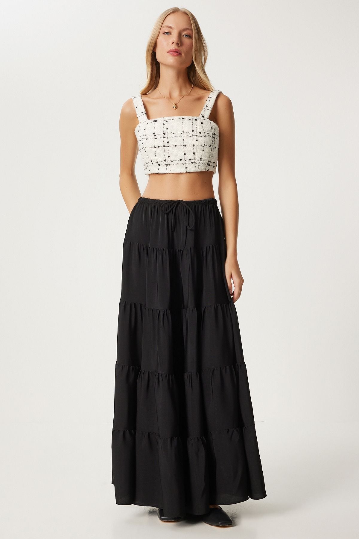 Women's black flywheel cottage with plenty of relaxed skirt ul00039