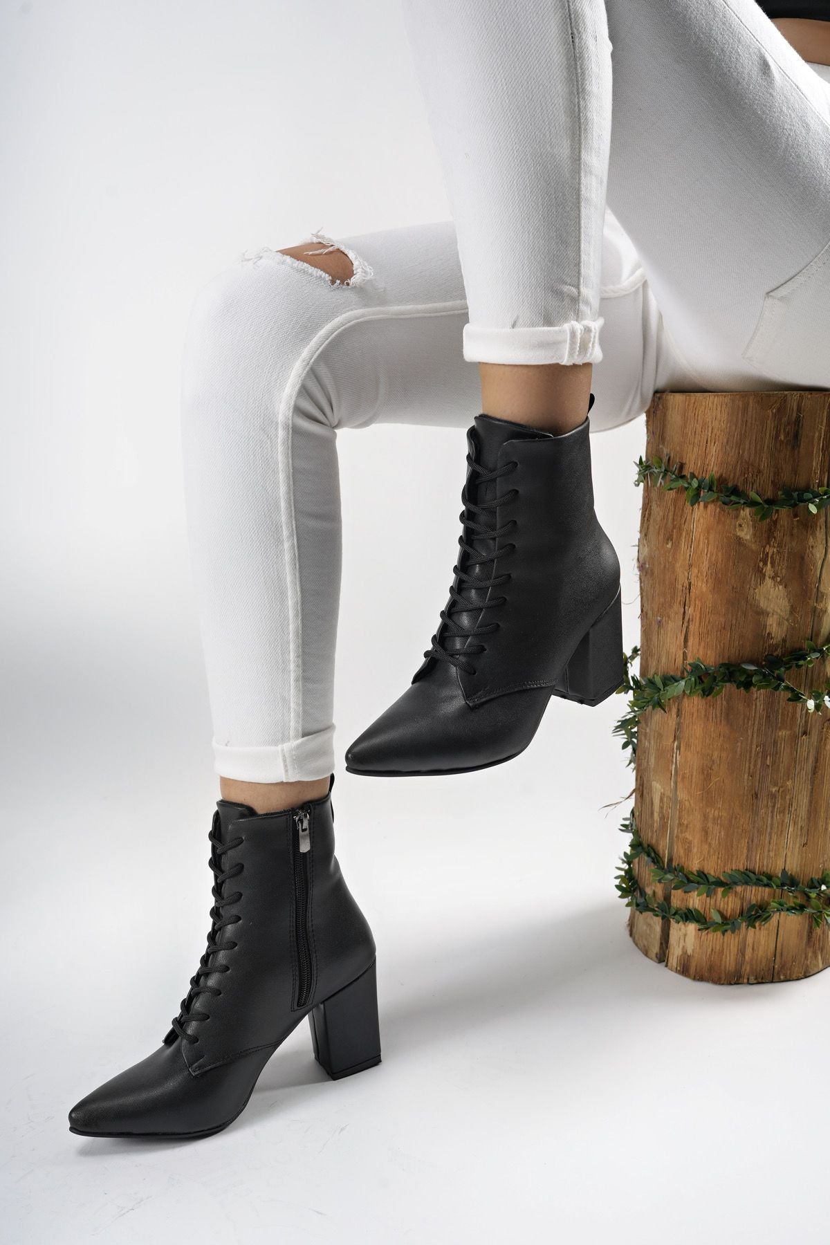 Lilethnora Women Heels Bot 0012333 Black Skin